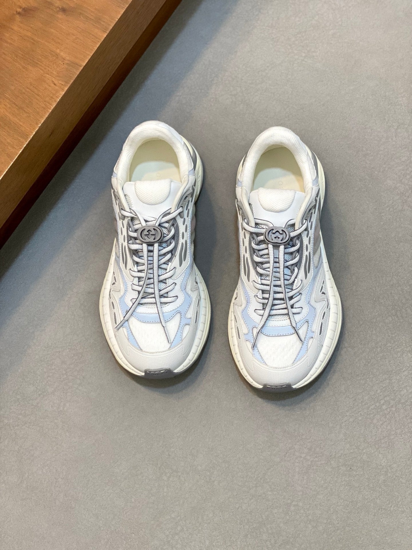 GG Men's 2.0 Sneakers White Grey Cowhide 720706