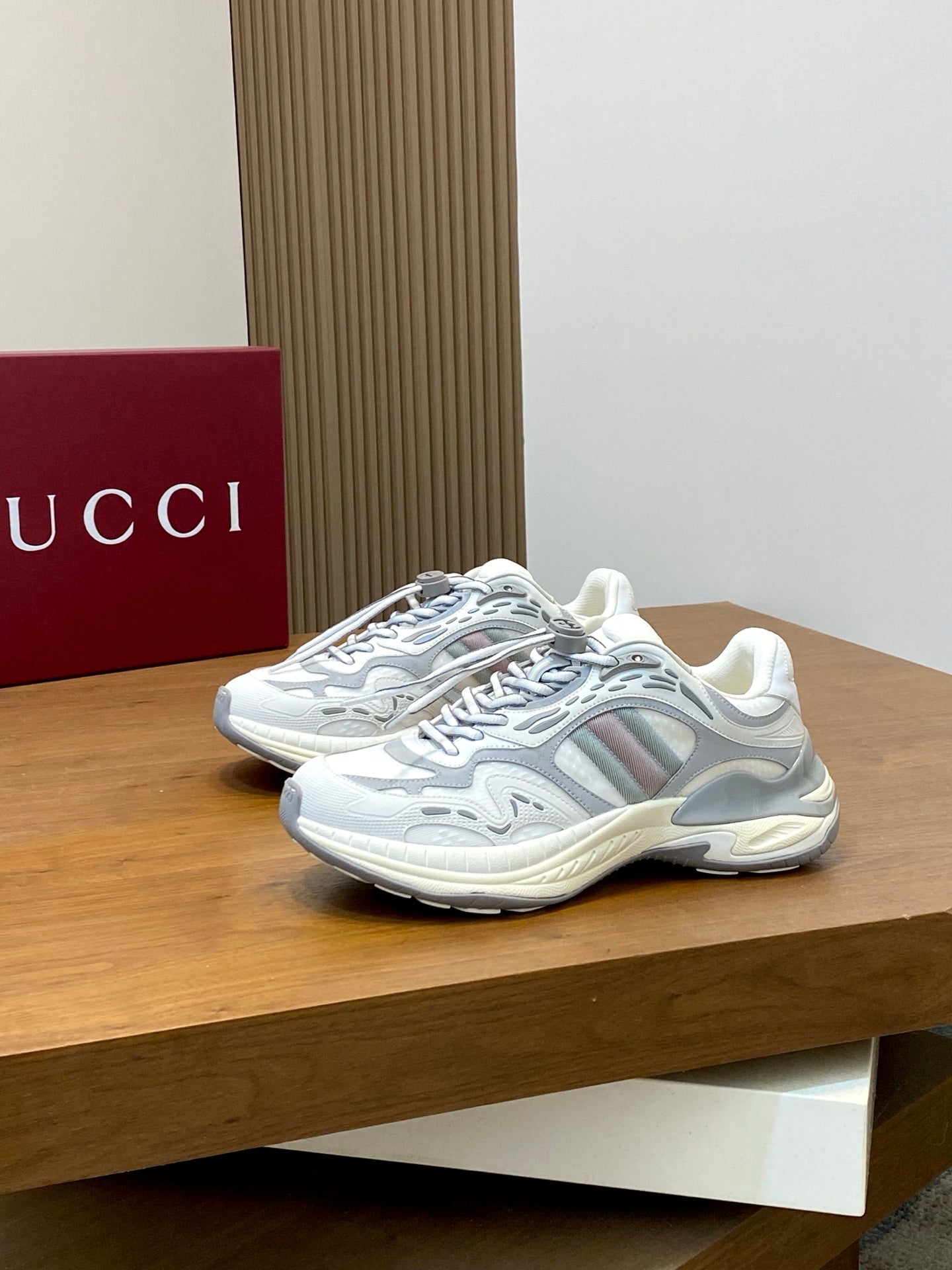 GG Men's 2.0 Sneakers White Grey Cowhide 720706