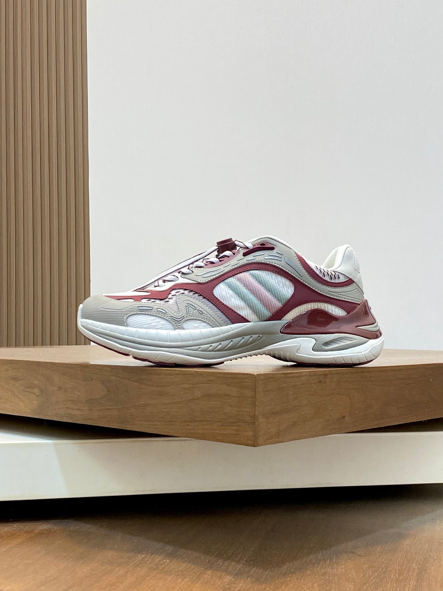 GG Men's 2.0 Sneakers Red Grey Cowhide 720707