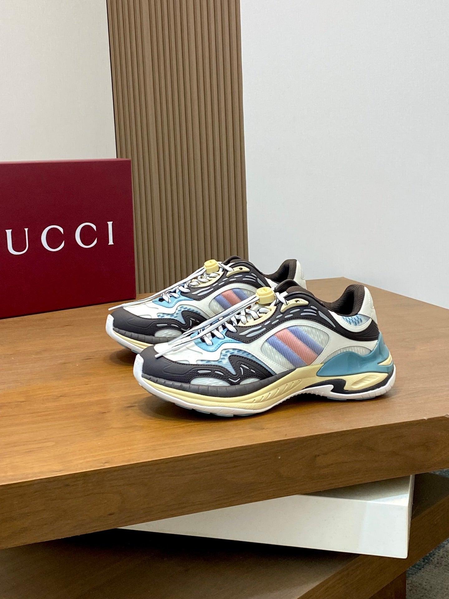 GG Men's 2.0 Sneakers Brown White Cowhide 720708