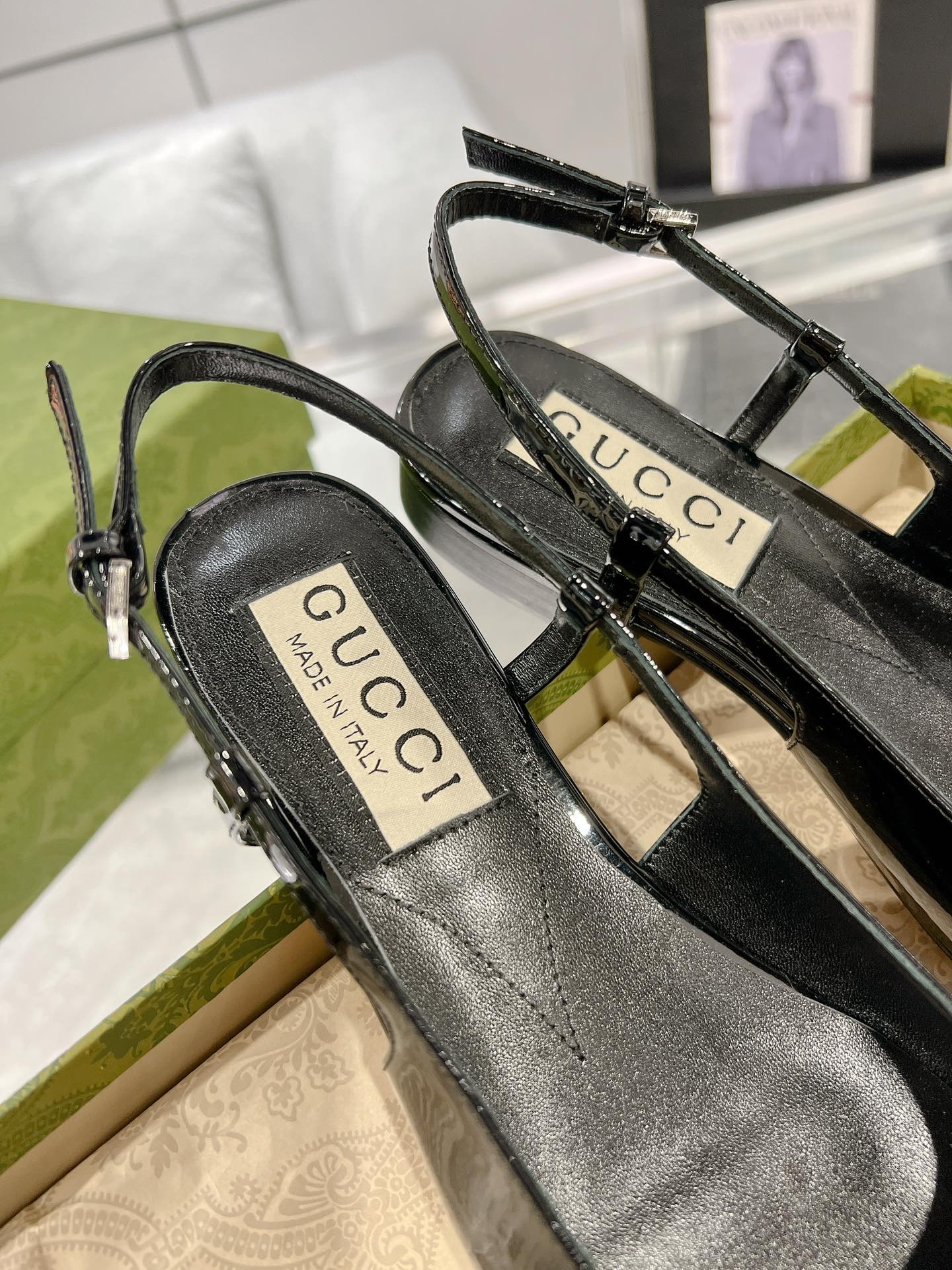 METALIC SLINGBACK FLATS IN BLACK CALFSKIN