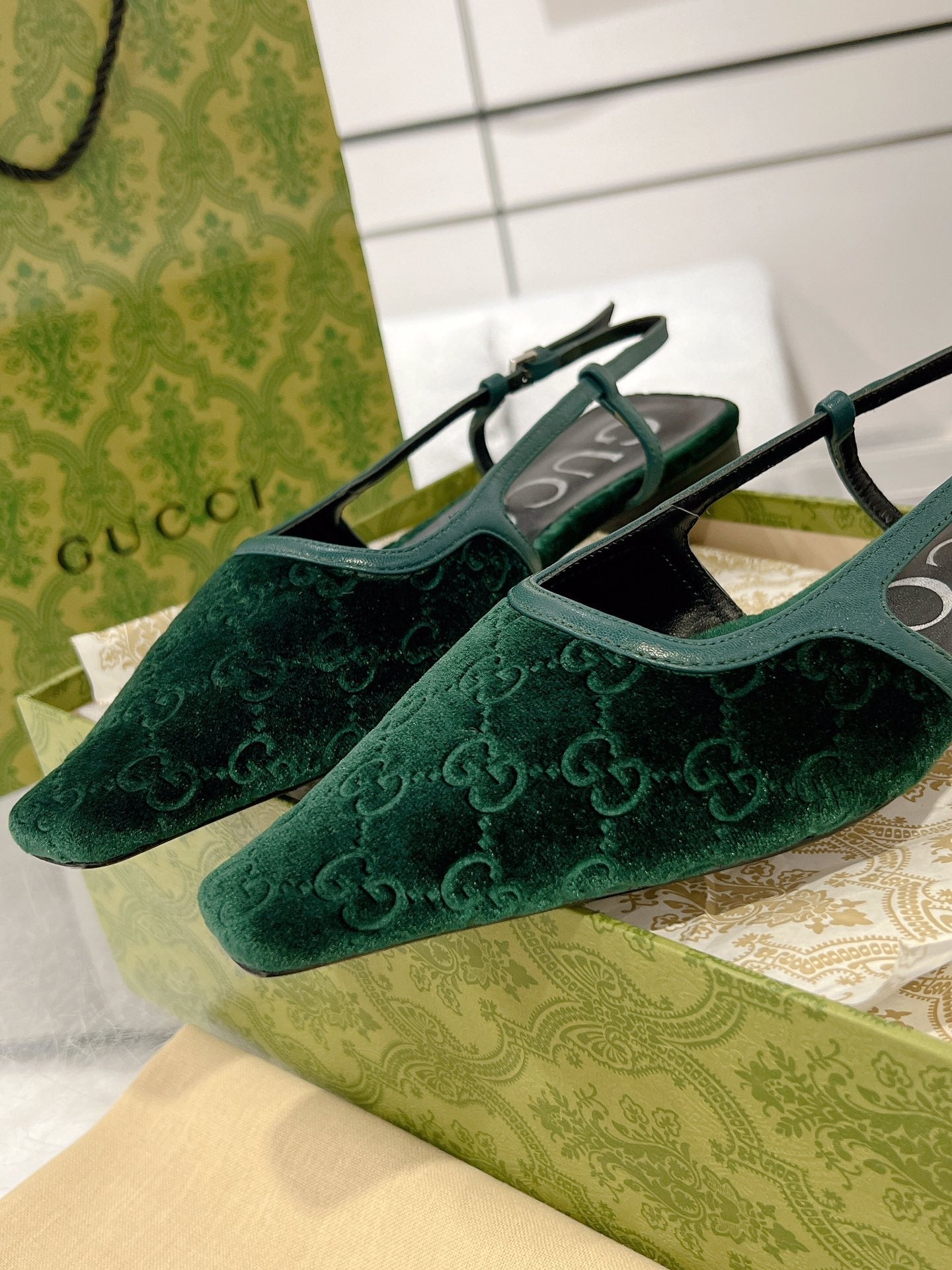 GG SLINGBACK FLATS CASTLETON GREEN VELVET
