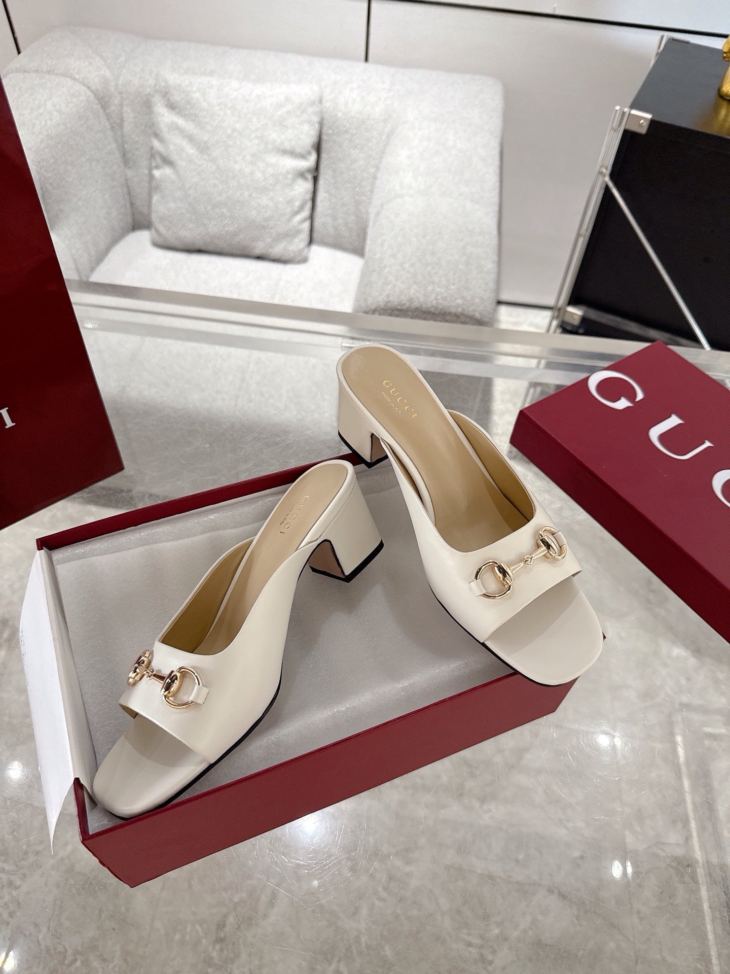 GC Horsebit Slide Ivory Cowhide 292403