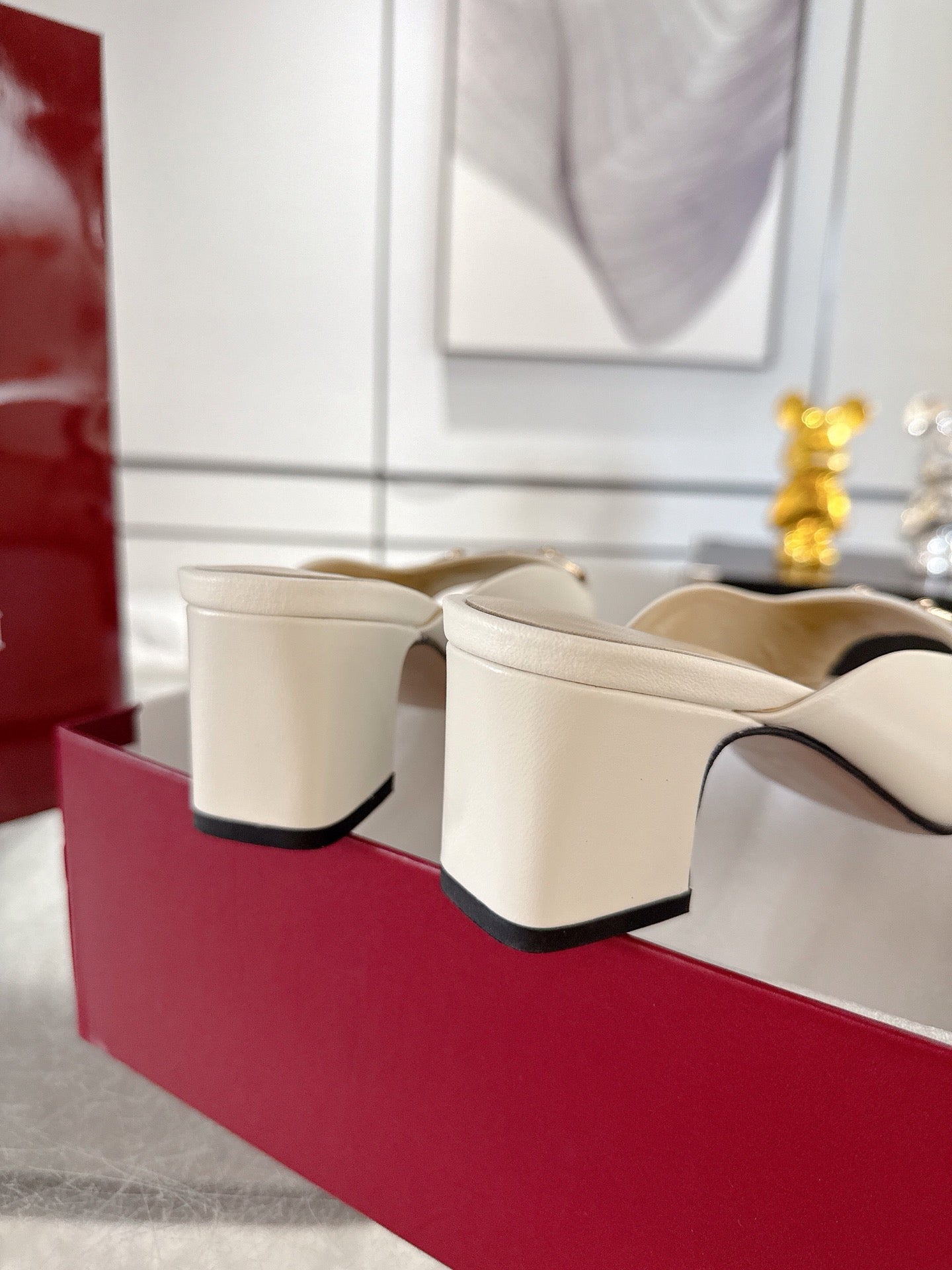 GC Horsebit Slide Ivory Cowhide 292403