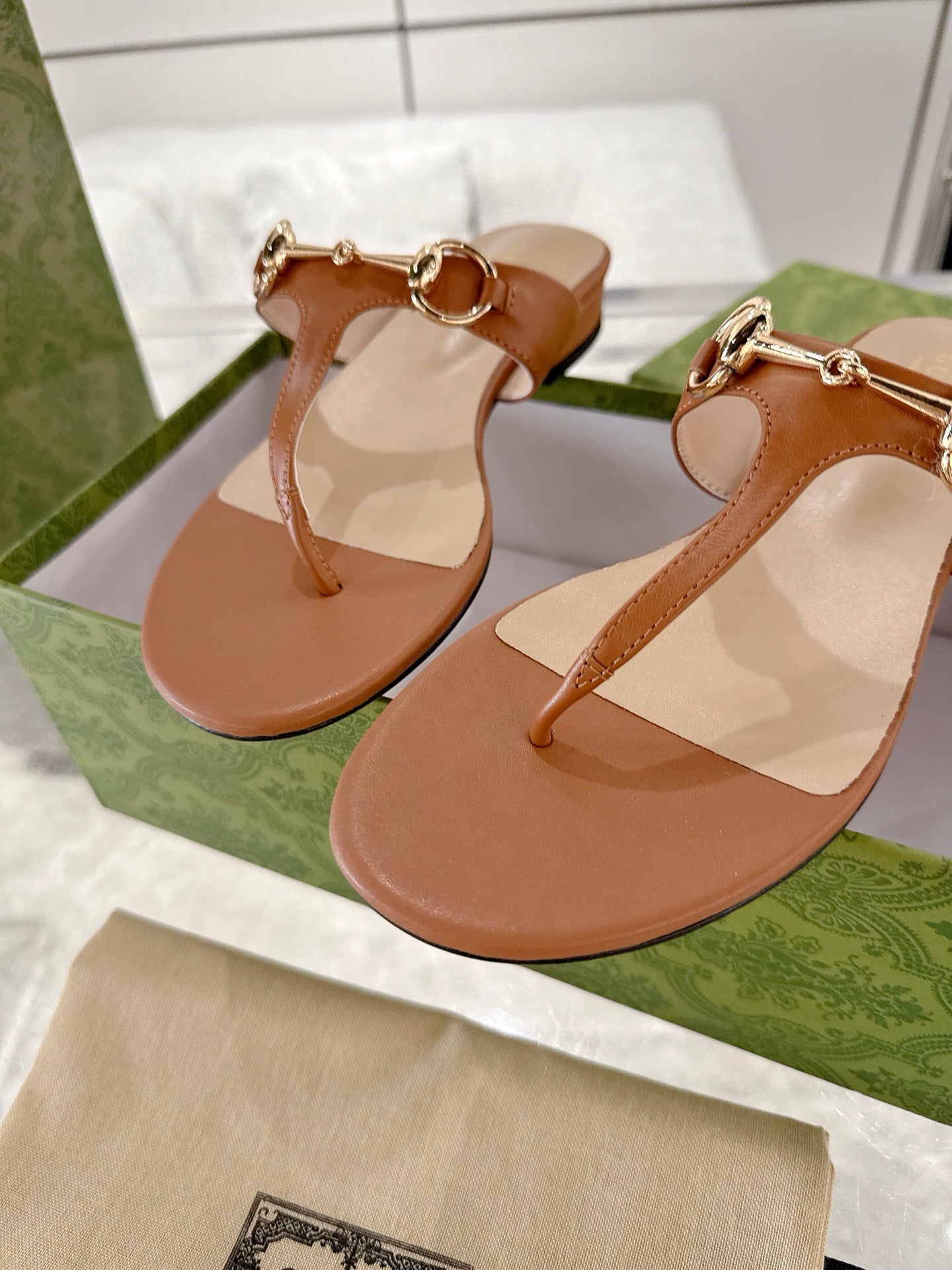 GC Horsebit Thong Sandals Brown Leather 292478