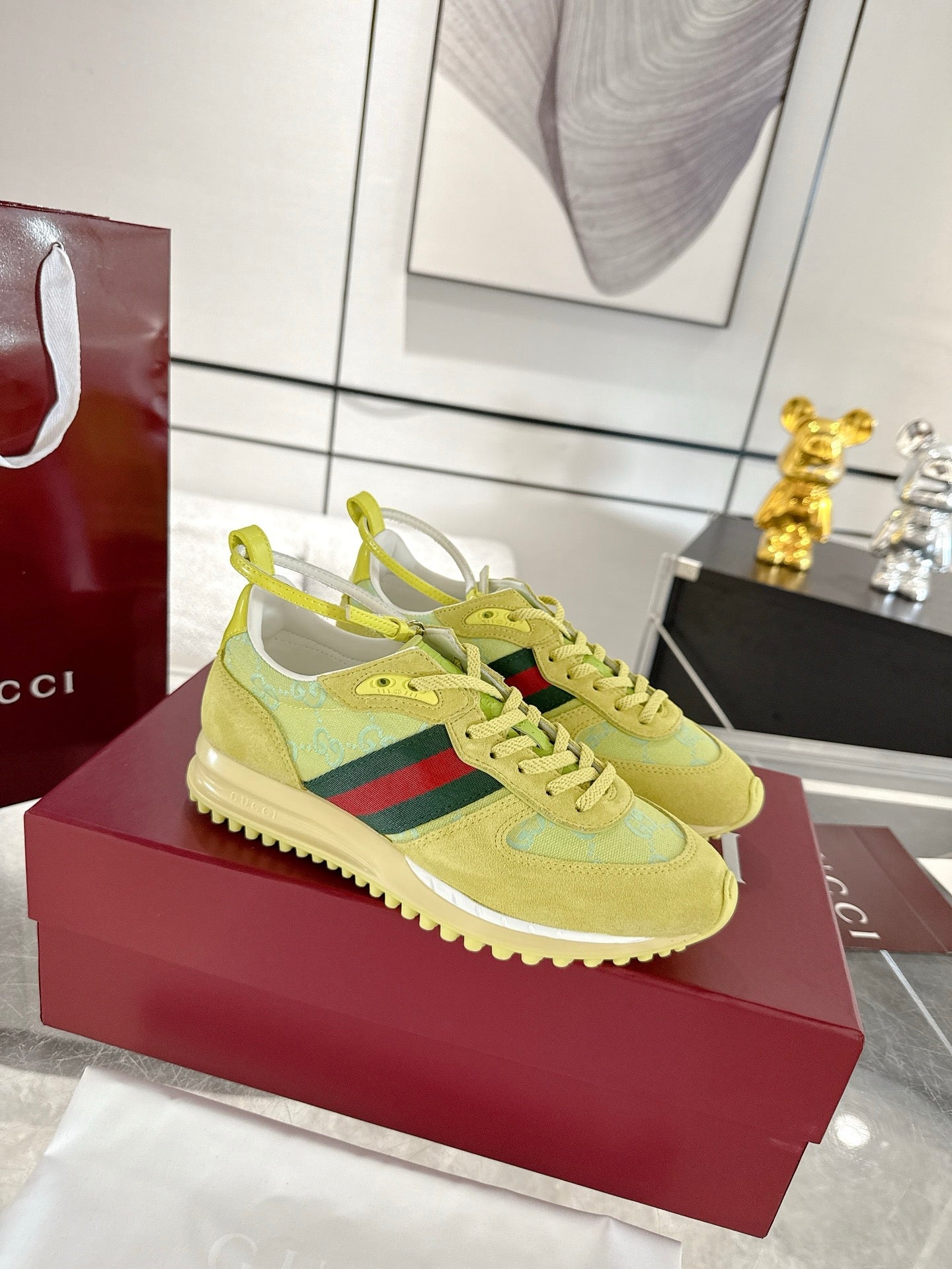 GC 2025 Re-Motion Sneaker Acid Green Suede Cowhide 292413