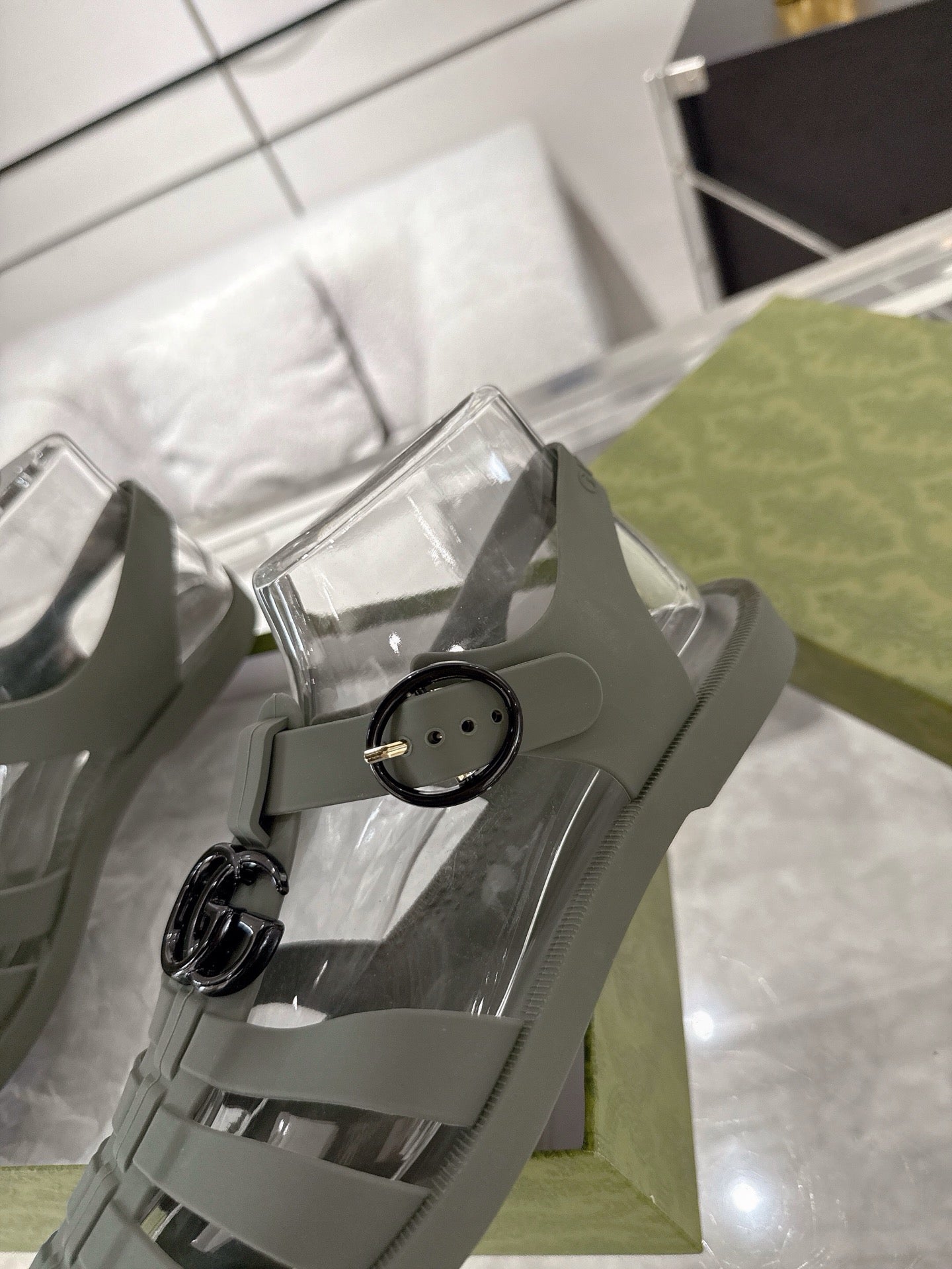 GC 25 Glossy Black Double G Sandal Dark Green Rubber 292426