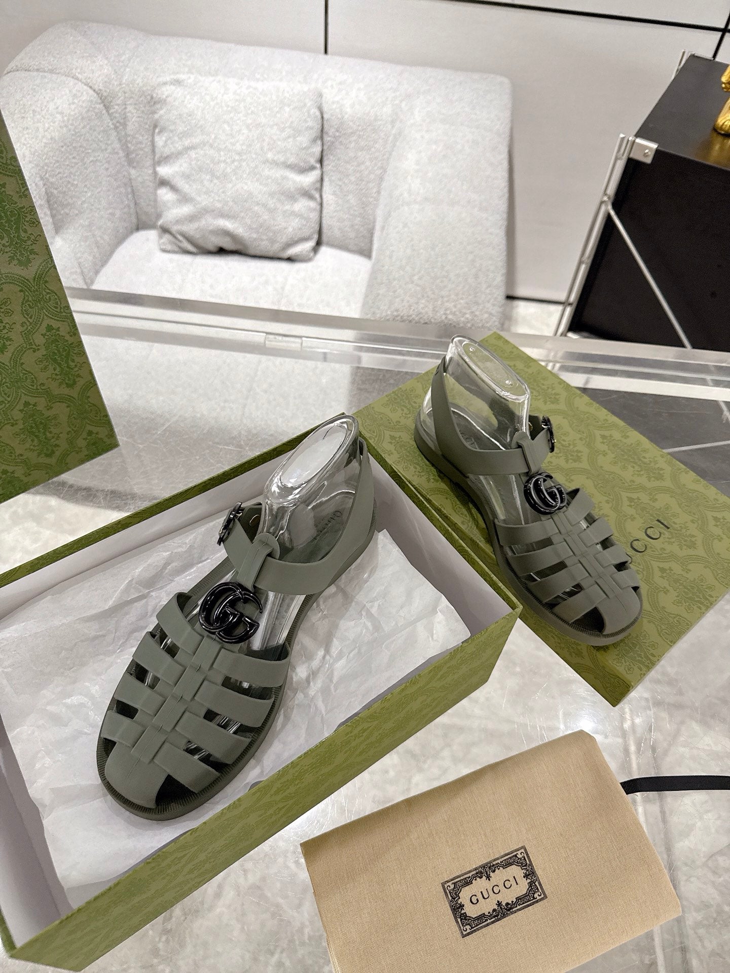 GC 25 Glossy Black Double G Sandal Dark Green Rubber 292426