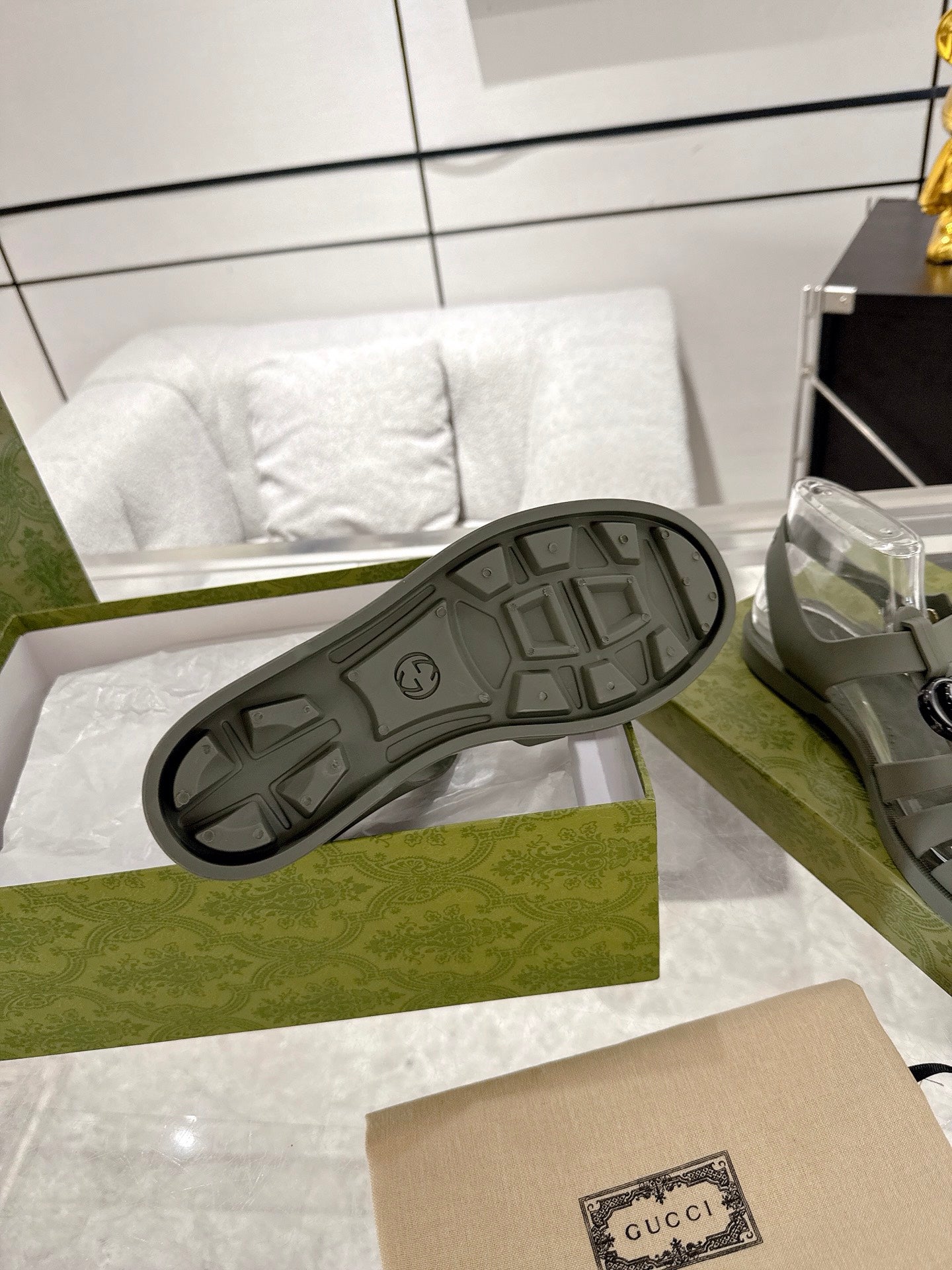 GC 25 Glossy Black Double G Sandal Dark Green Rubber 292426