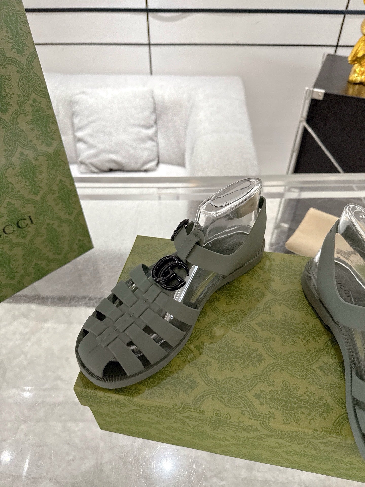 GC 25 Glossy Black Double G Sandal Dark Green Rubber 292426