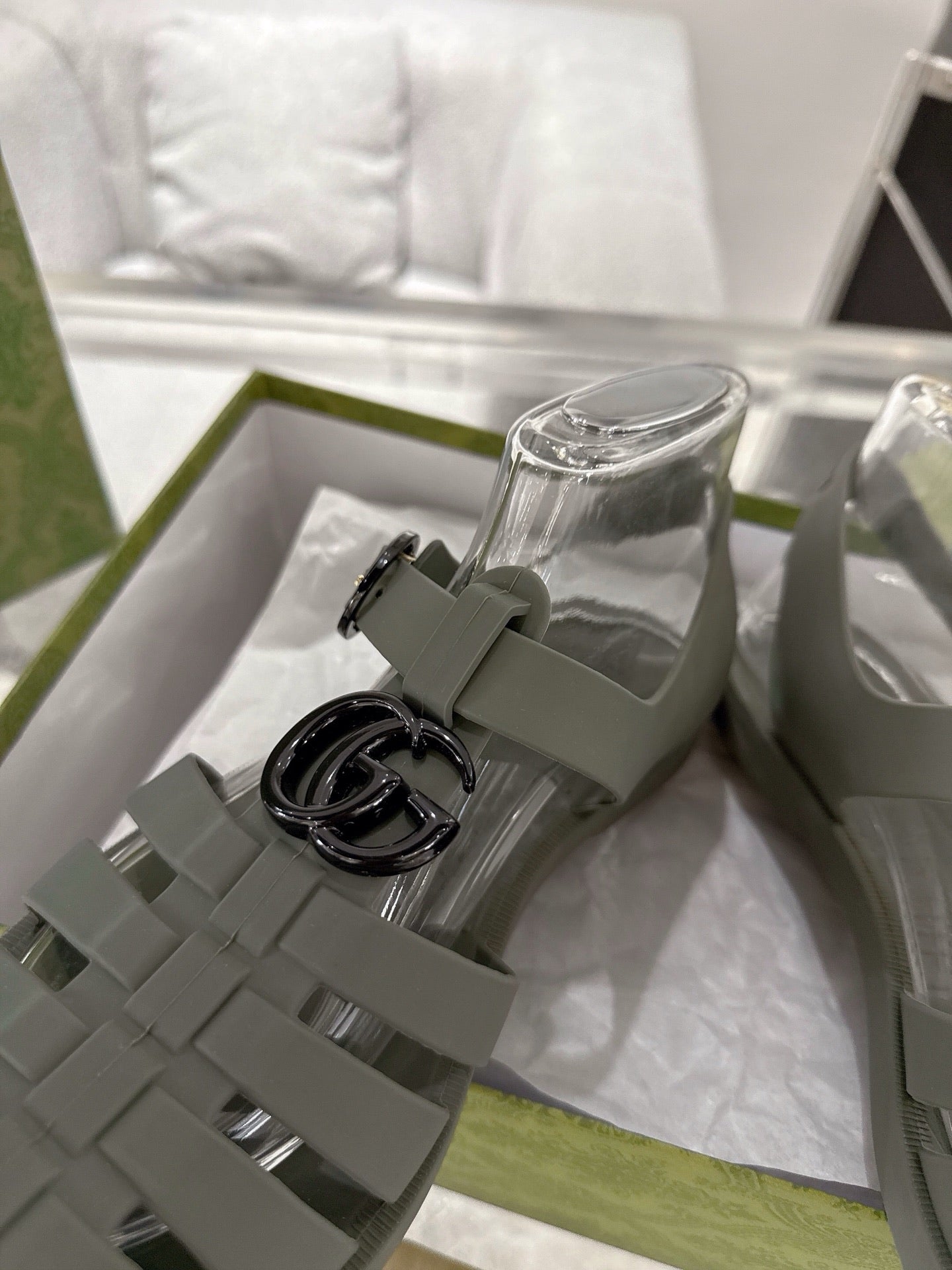 GC 25 Glossy Black Double G Sandal Dark Green Rubber 292426