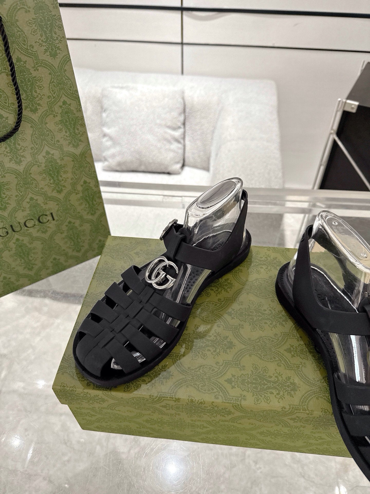 GC 25 Silver Double G Sandal Black Rubber 292433