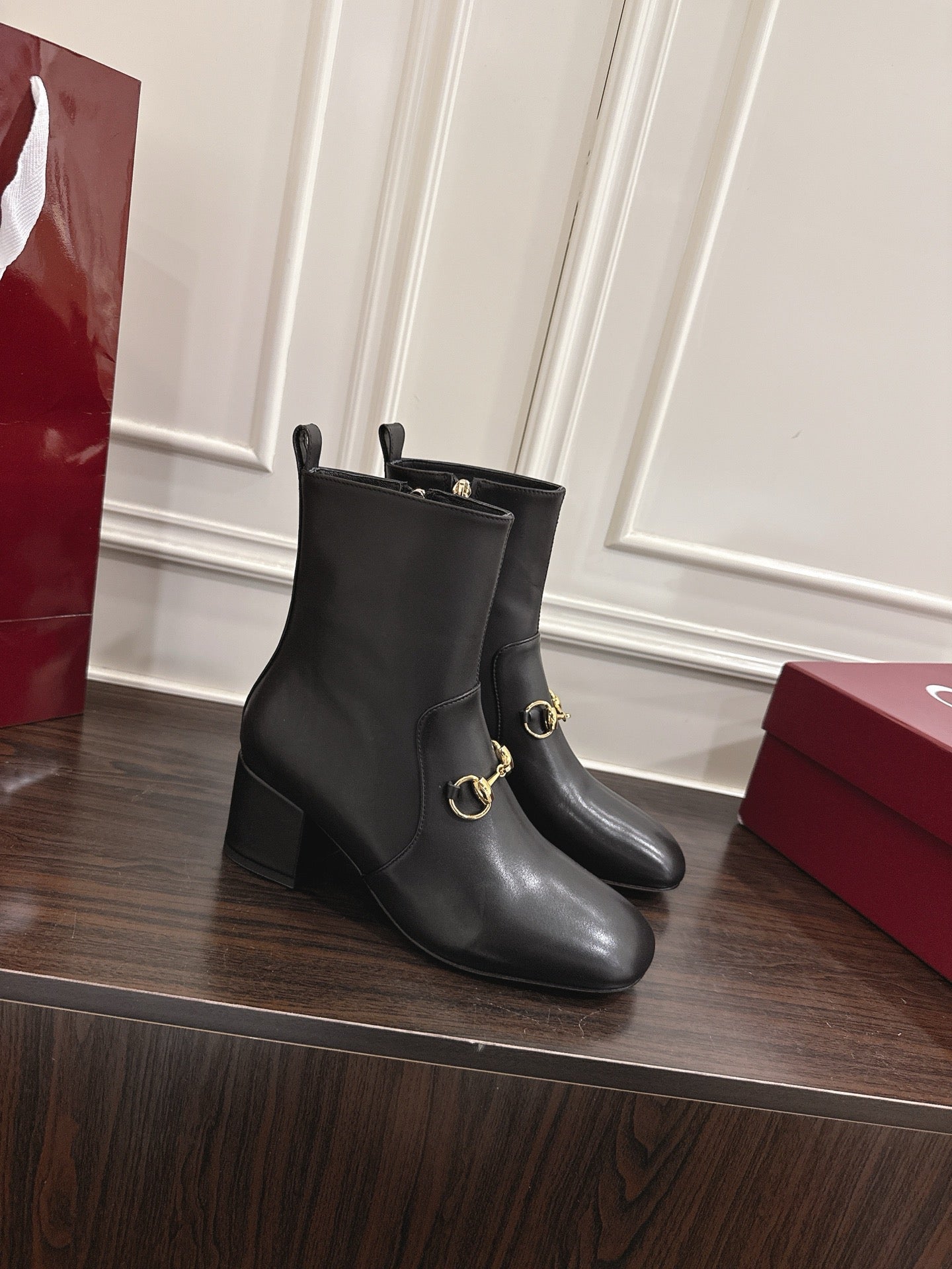 Gucci Horsebit Chunky Heel Ankle Boots Black Cowhide 490560