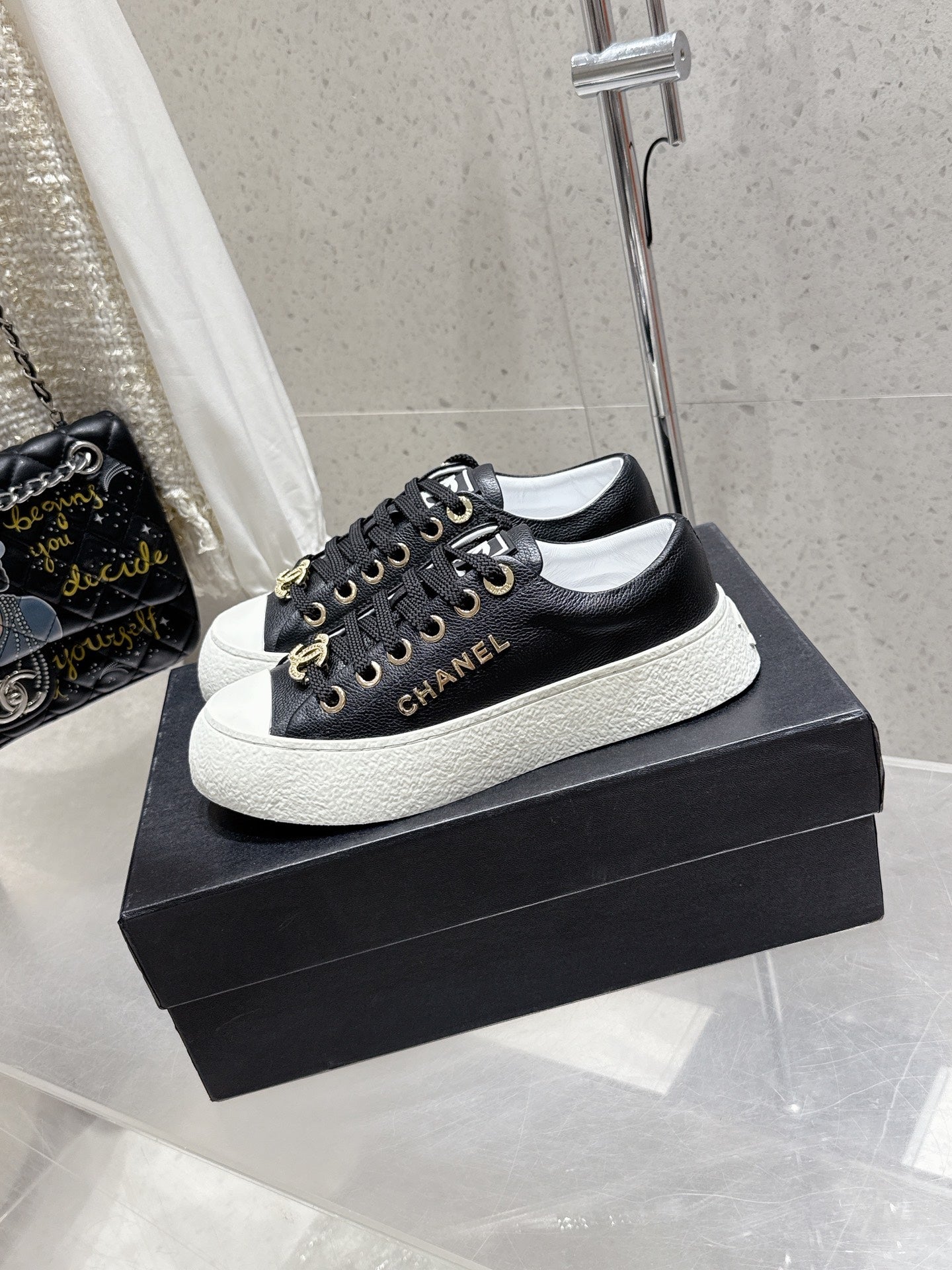 CC Sneaker Black cowhide  204661
