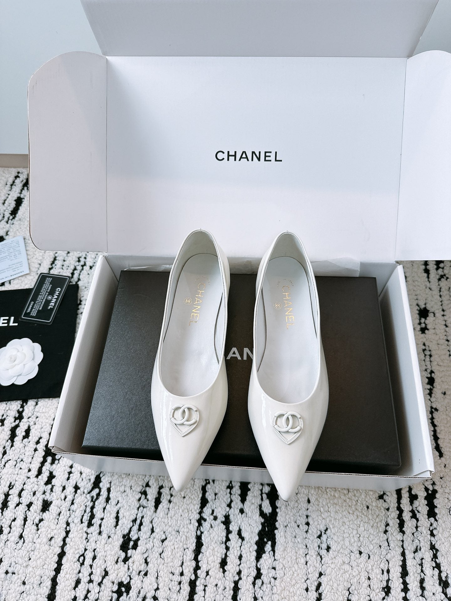 CC Ballet Flats In White Glossy Lambskin 144669