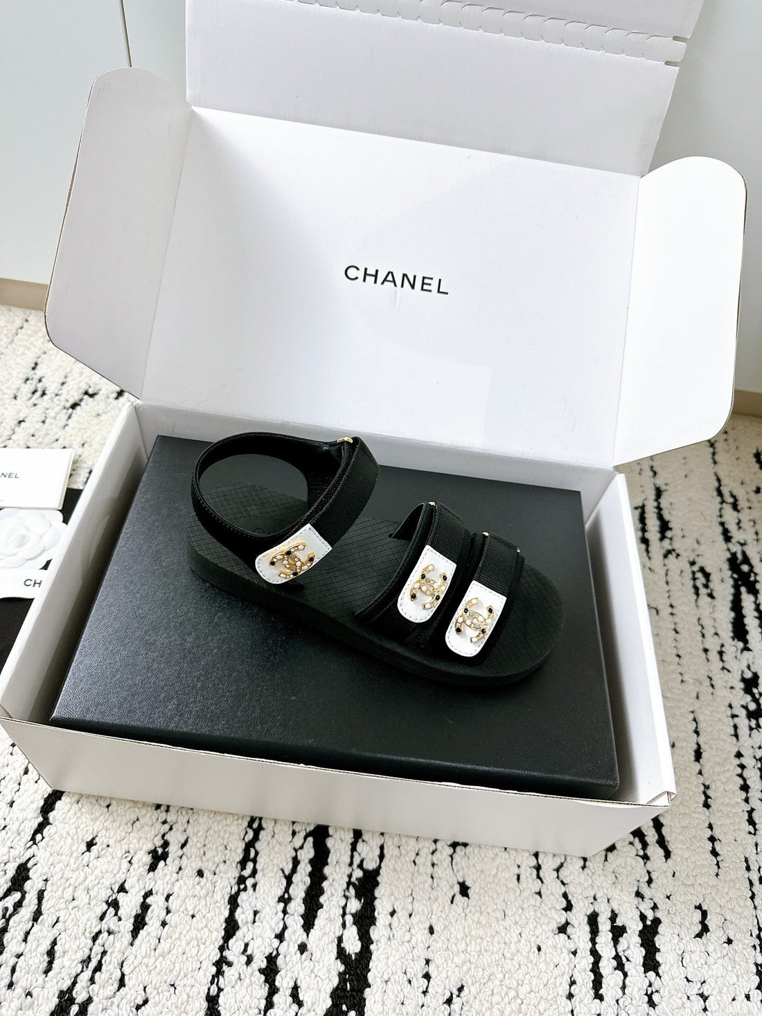 CC 25 Dad Sandals Black White Fabric Leather 300168