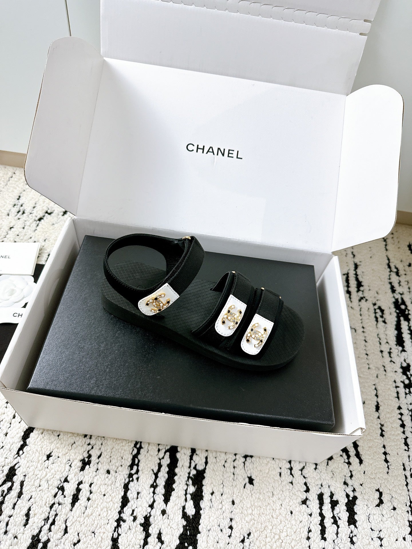 CC 25 Dad Sandals Black White Fabric Leather 300168