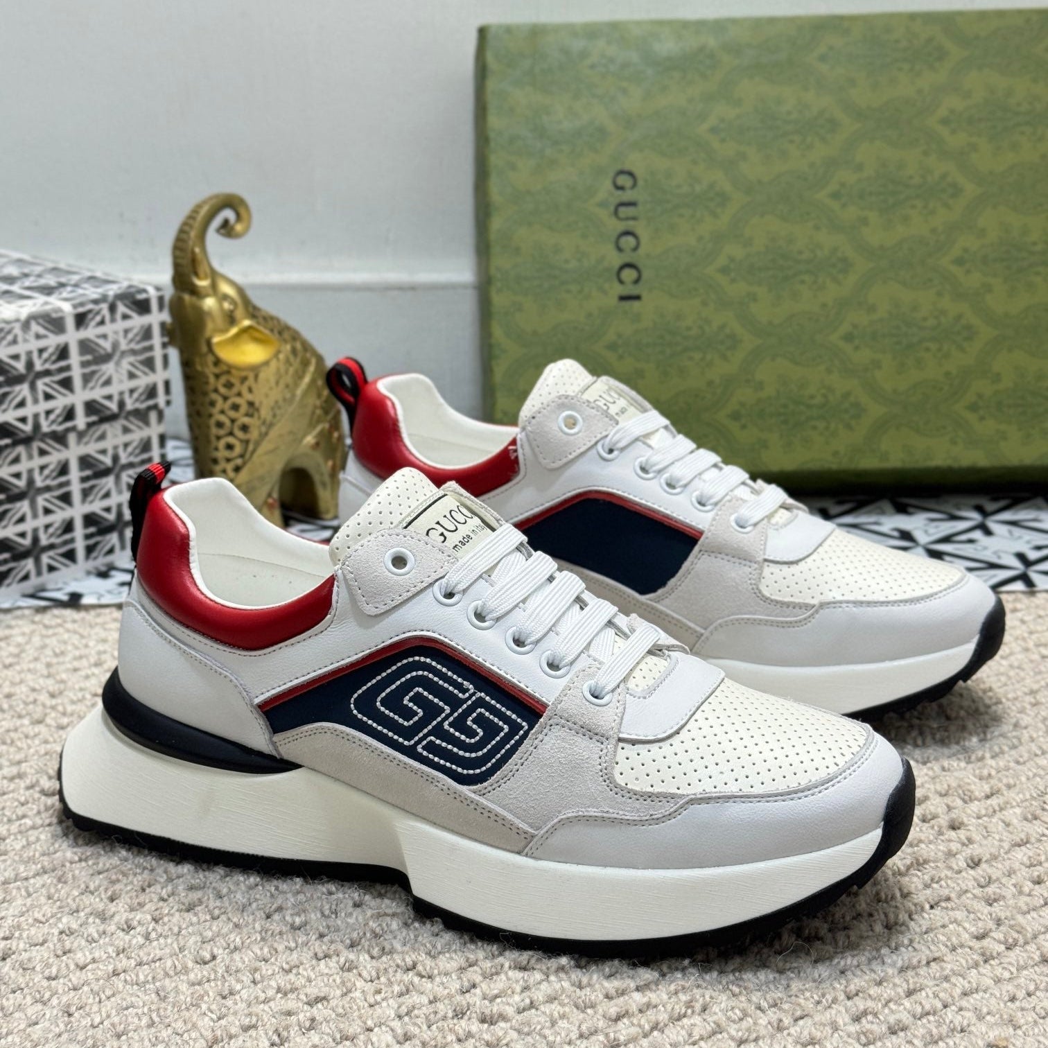 GG Men's Sneaker White Grey Sheepskin 524702