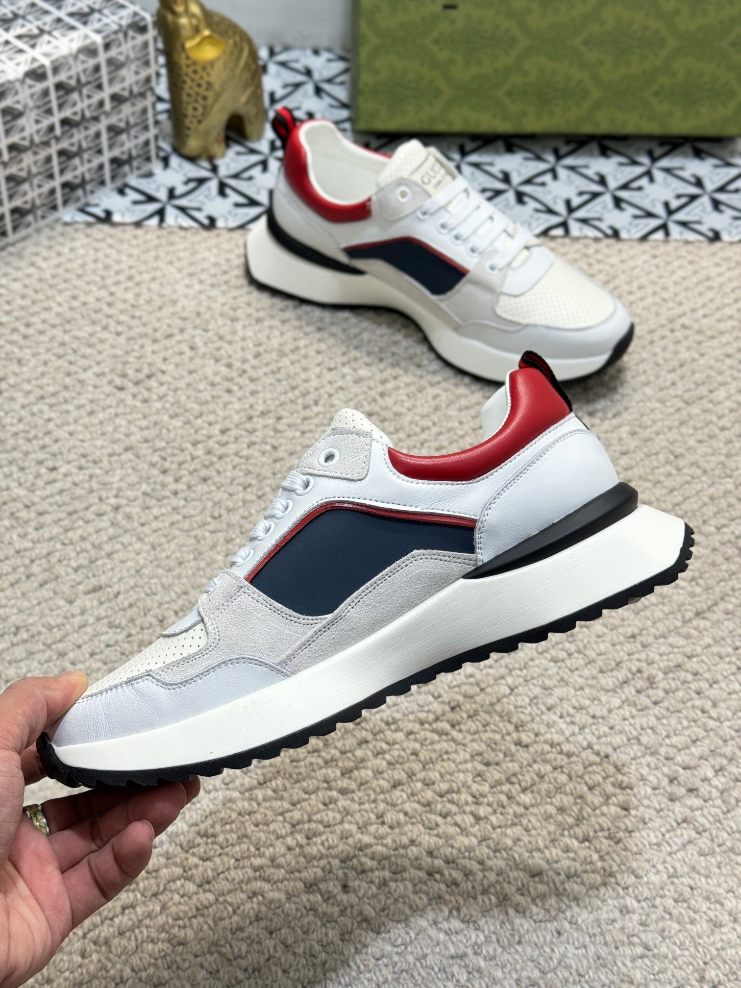 GG Men's Sneaker White Grey Sheepskin 524702