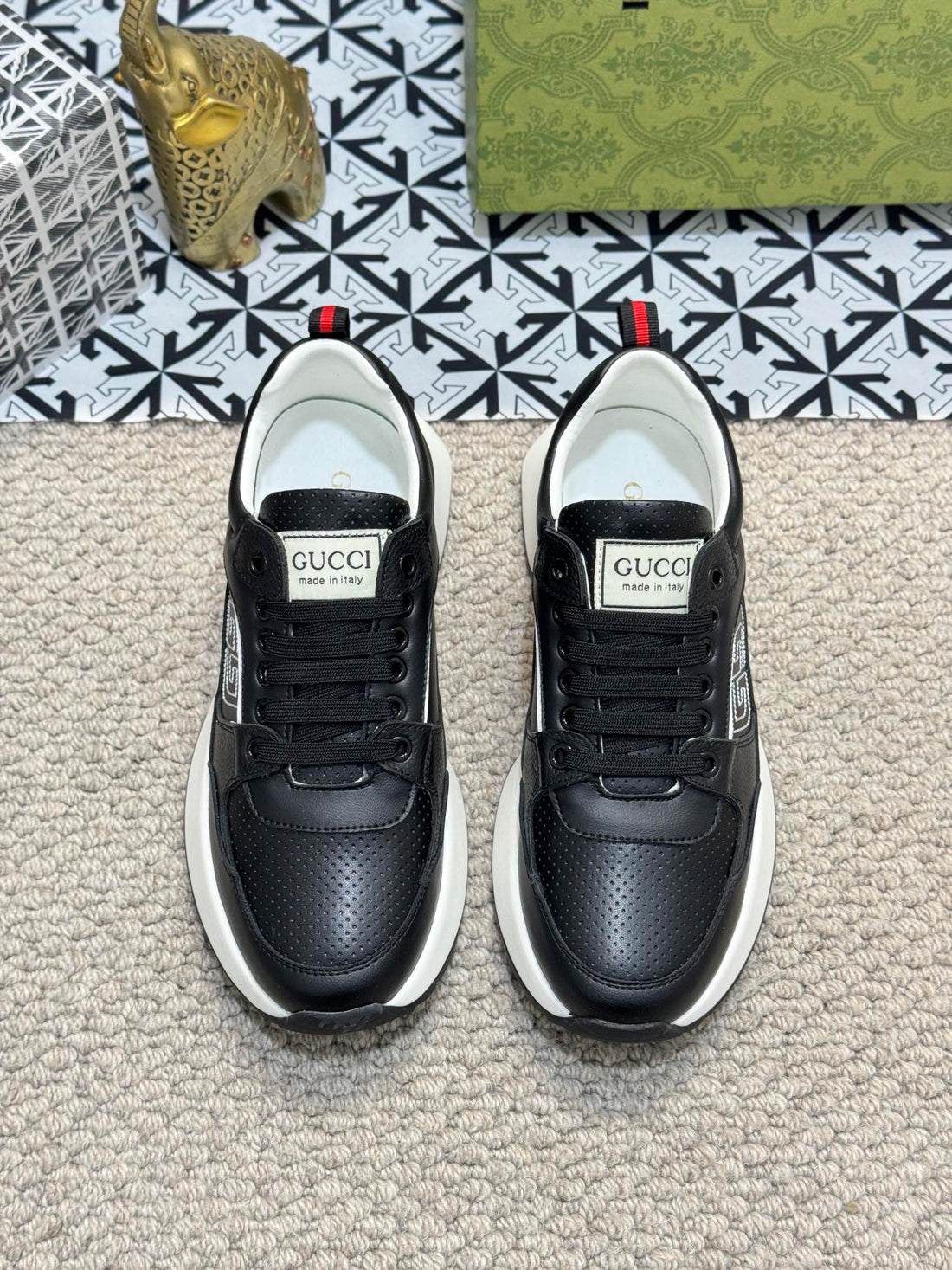 GG Men's Sneaker Black Sheepskin 524703