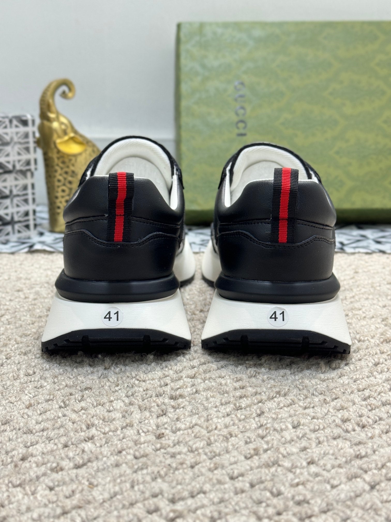 GG Men's Sneaker Black Sheepskin 524703