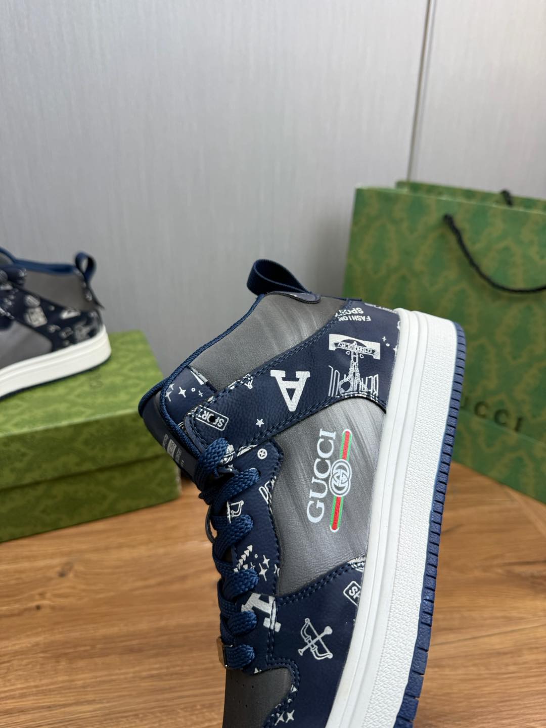 GG Men's Sneaker Navy Blue Cowhide 527700