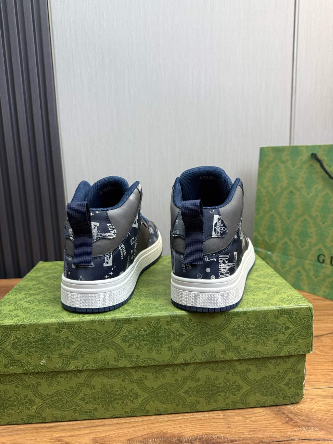 GG Men's Sneaker Navy Blue Cowhide 527700