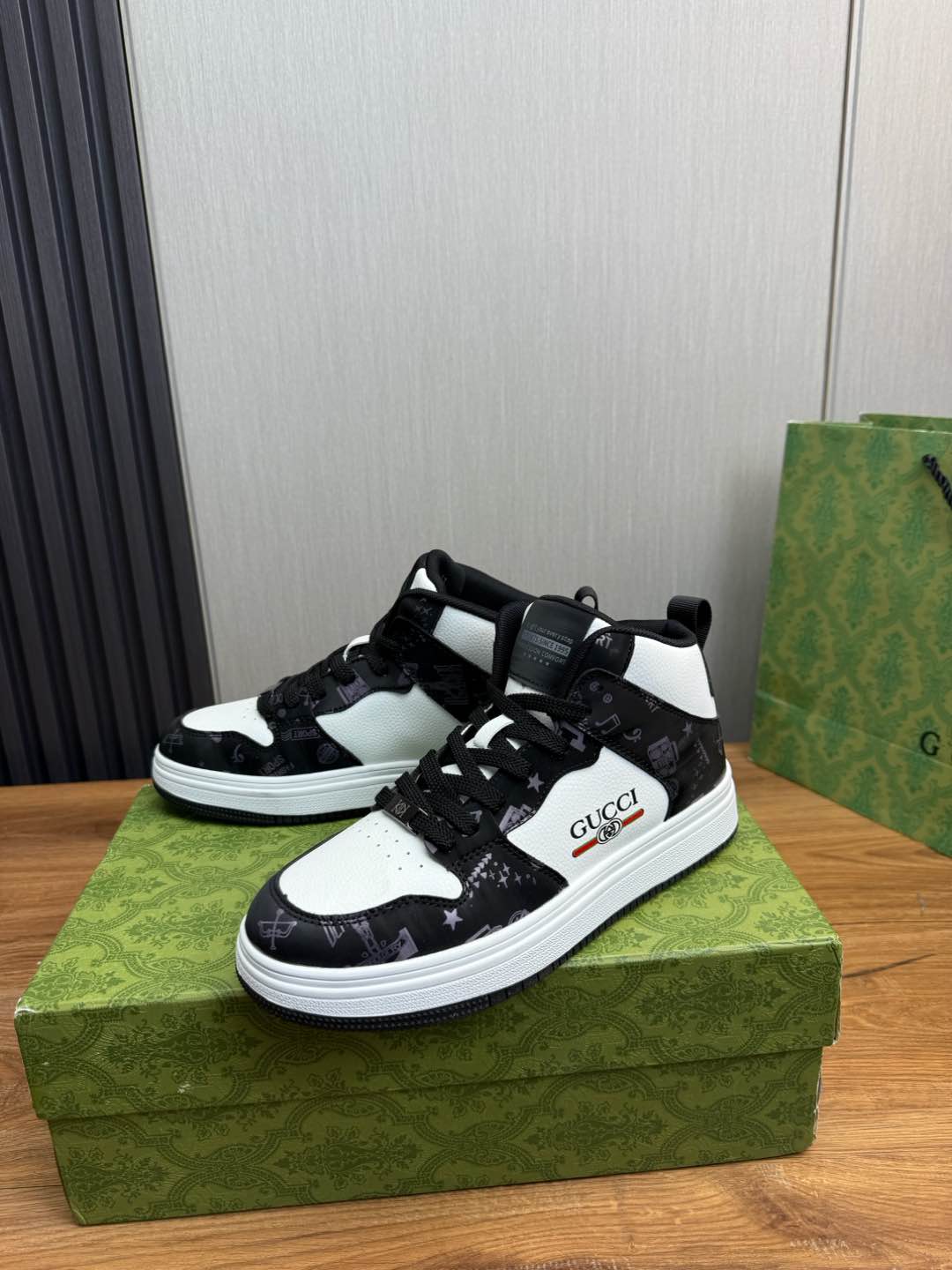 GG Men's Sneaker Black White Cowhide 527701