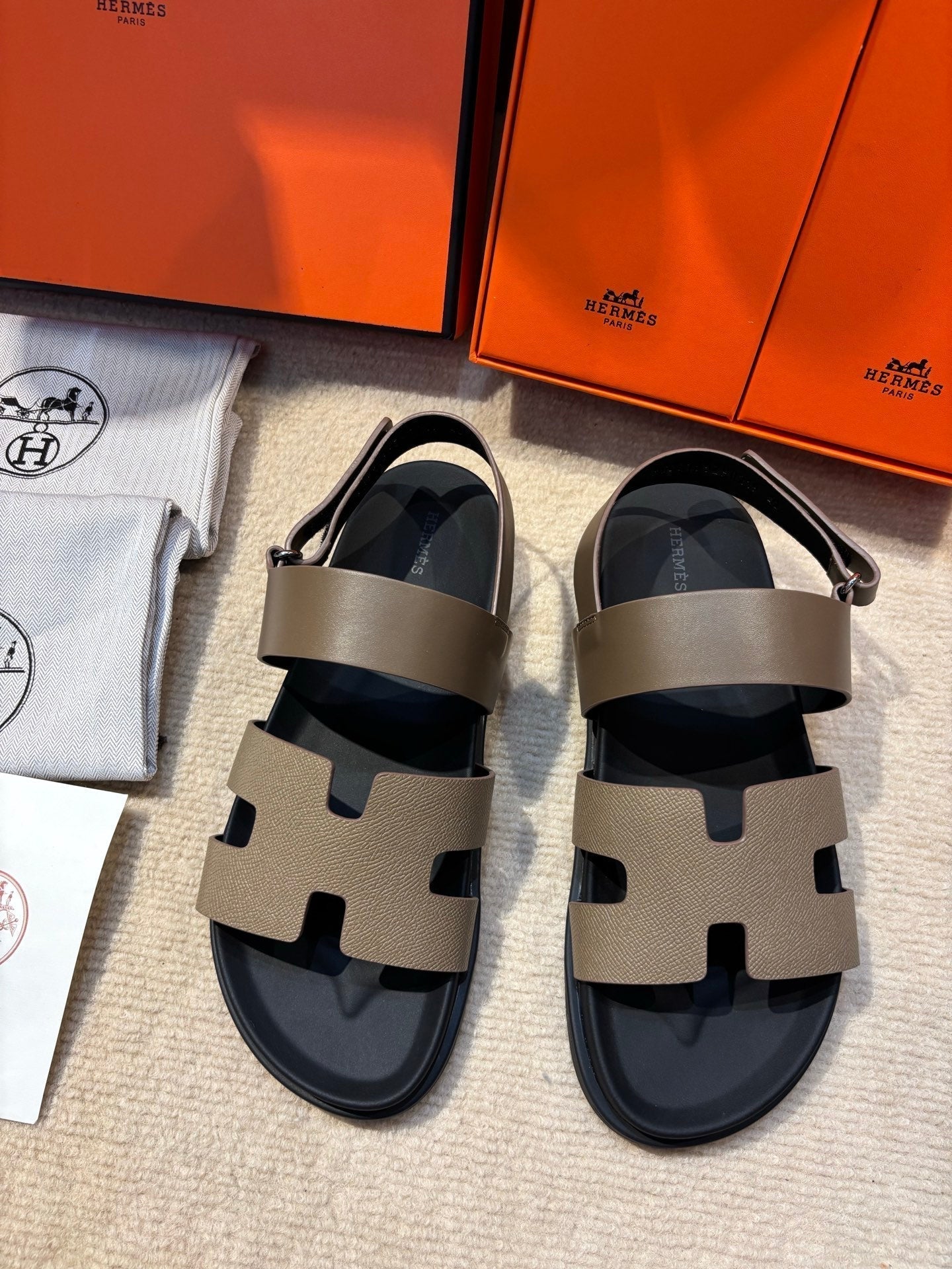 HM Men's 25 Chypre Sandals Brown Calfskin 673758