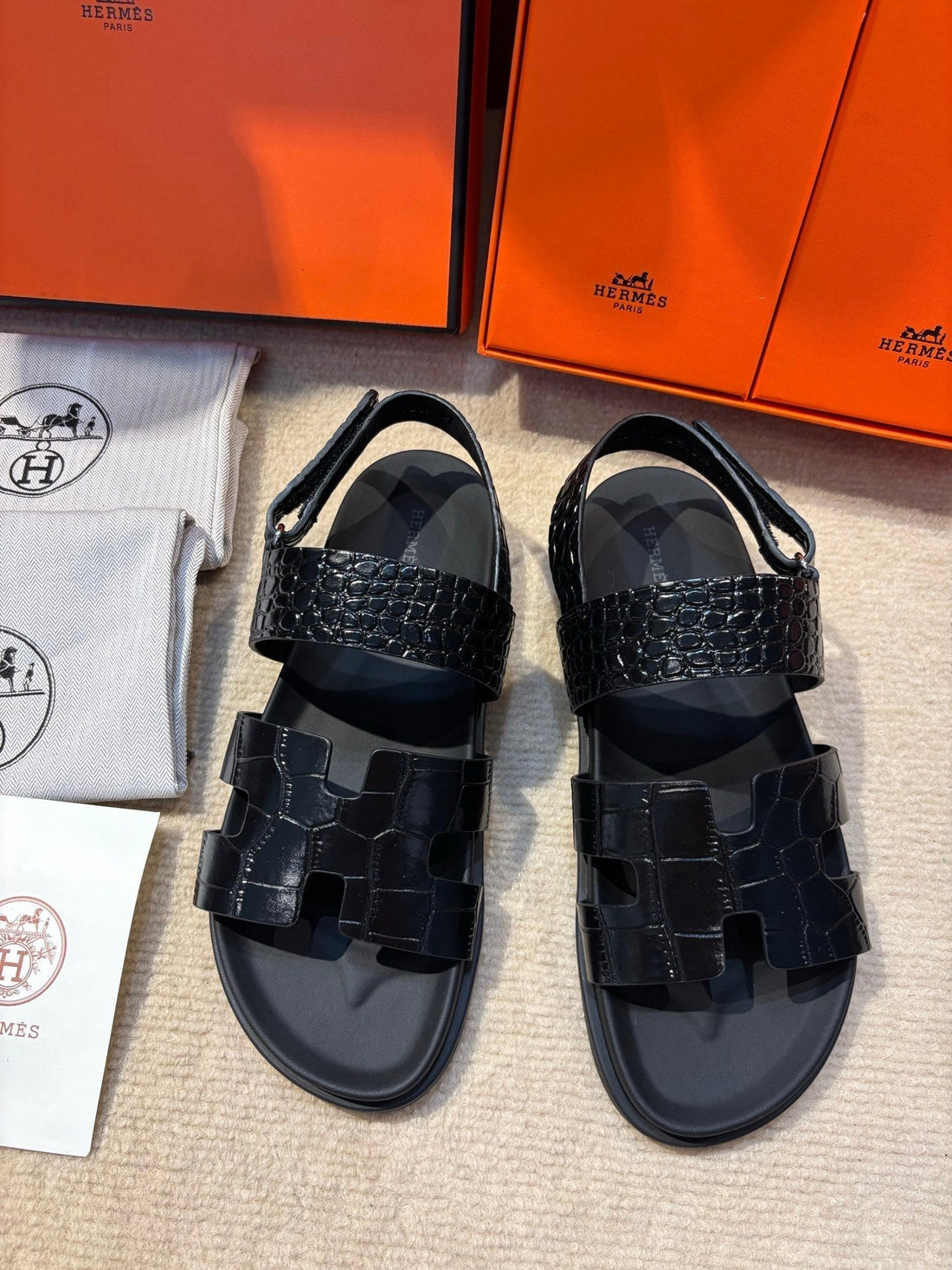 HM Men's 25 Chypre Sandals Black Calfskin 673762