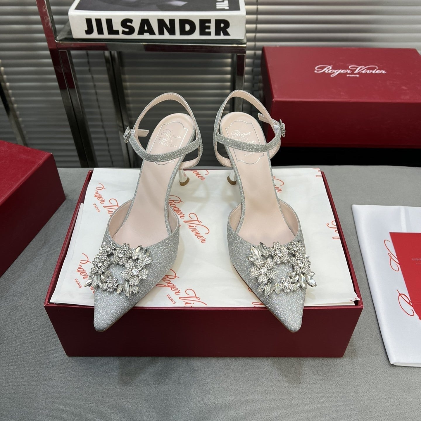 Flower Strass Buckle Slingback Pump 90 Grey Crystal Satin