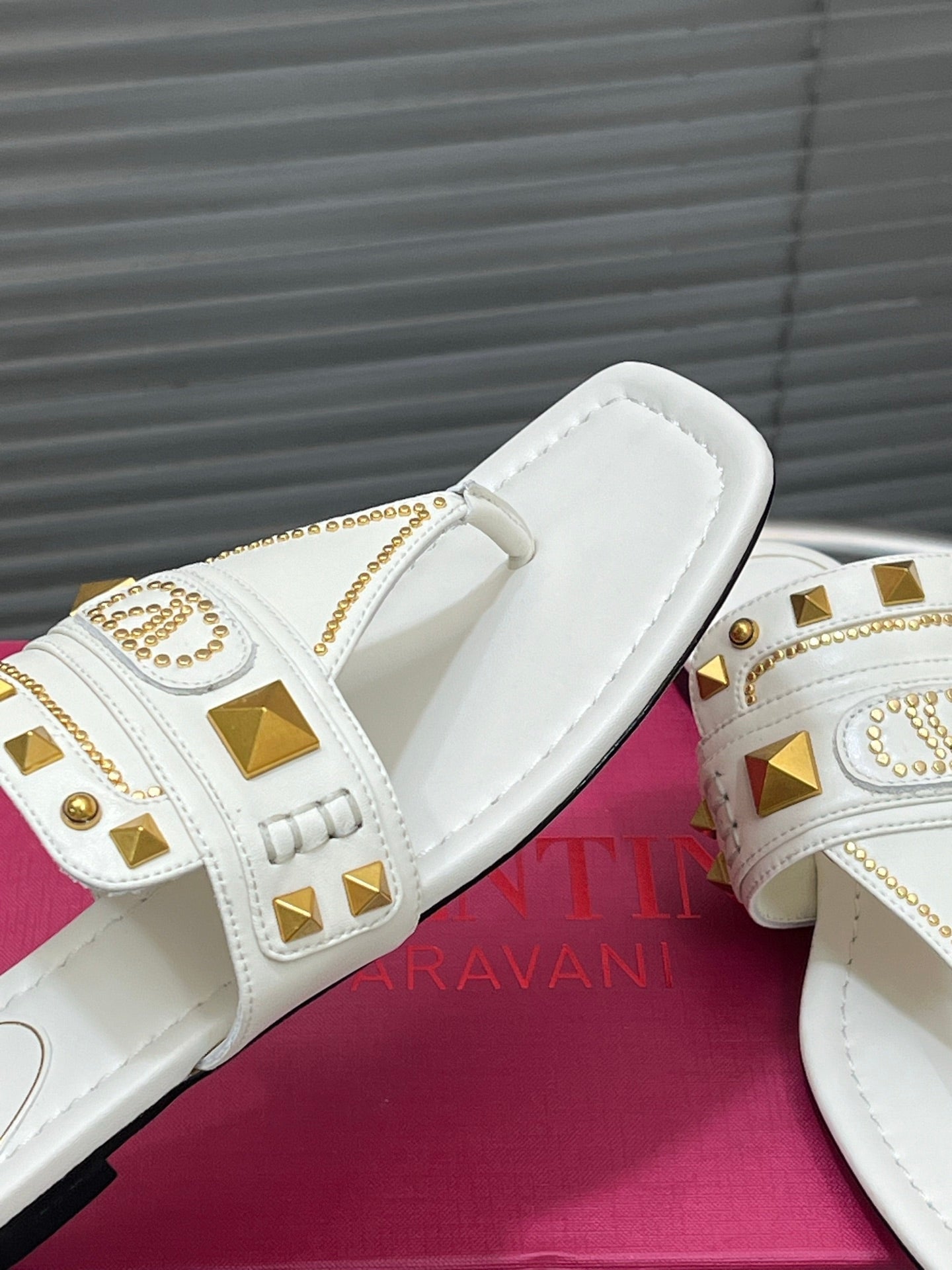 VT Rockstud Thong Sandals White Cowhide