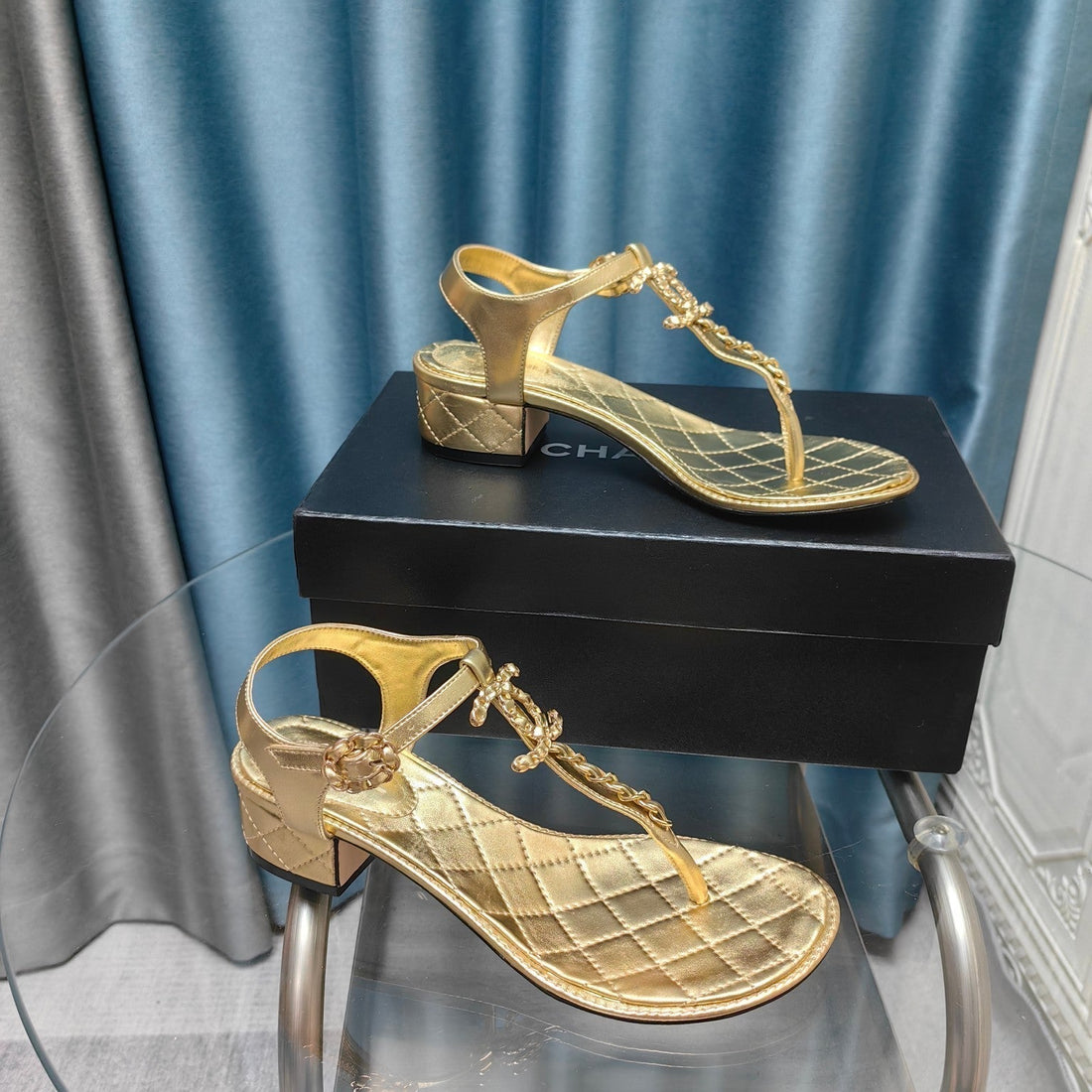 cc thong sandal 40 gold metalic calfskin
