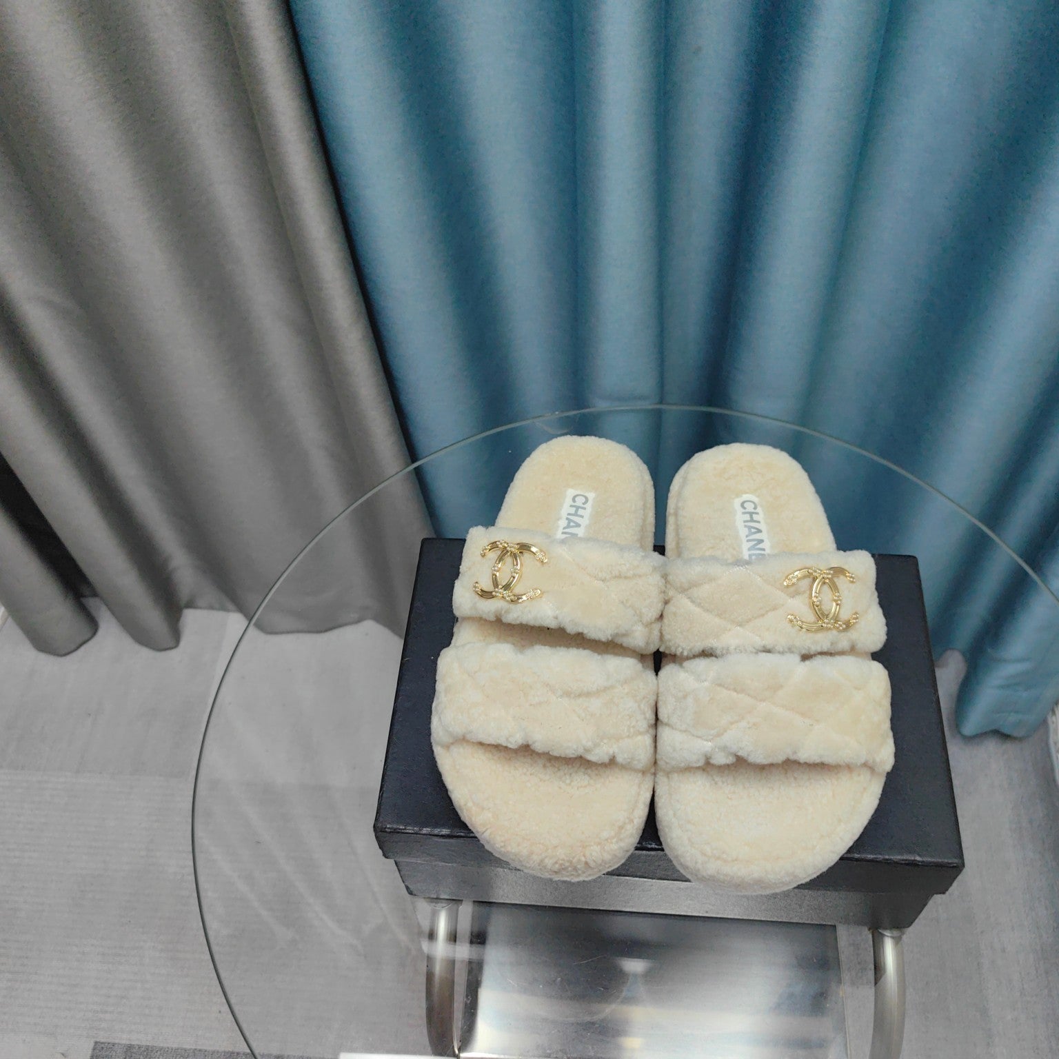 CC Slippers White Pattern Fleece Wool
