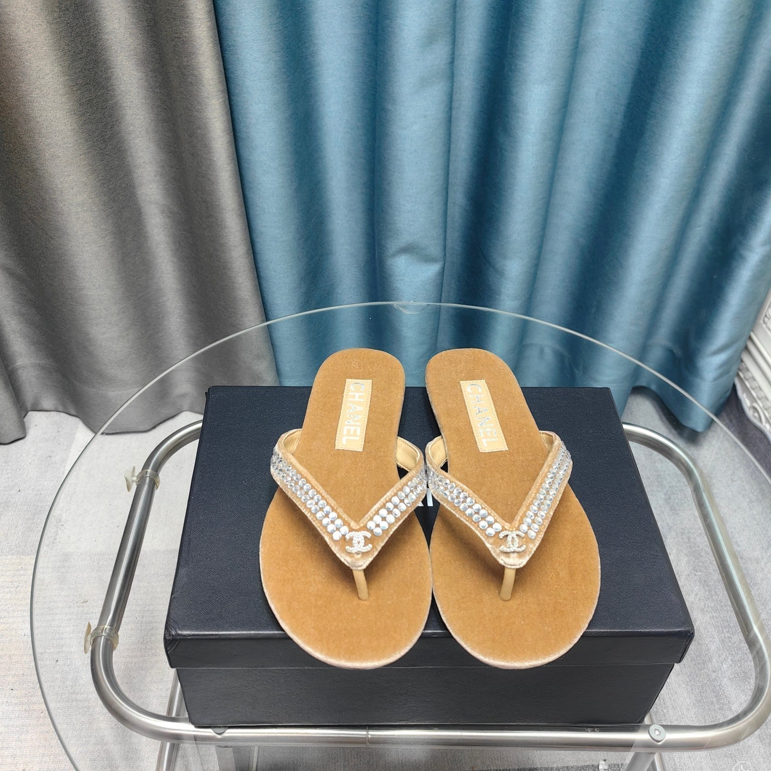 CC Thong Beige Velvet Silver Strass