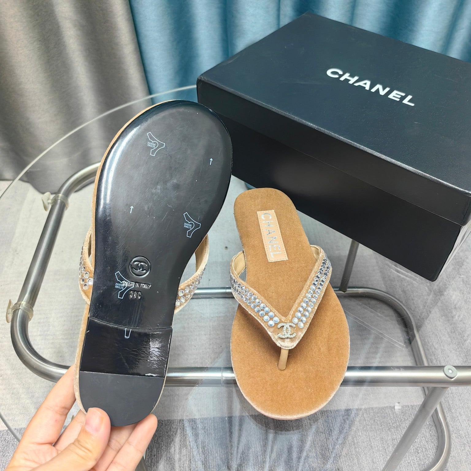 CC Thong Beige Velvet Silver Strass