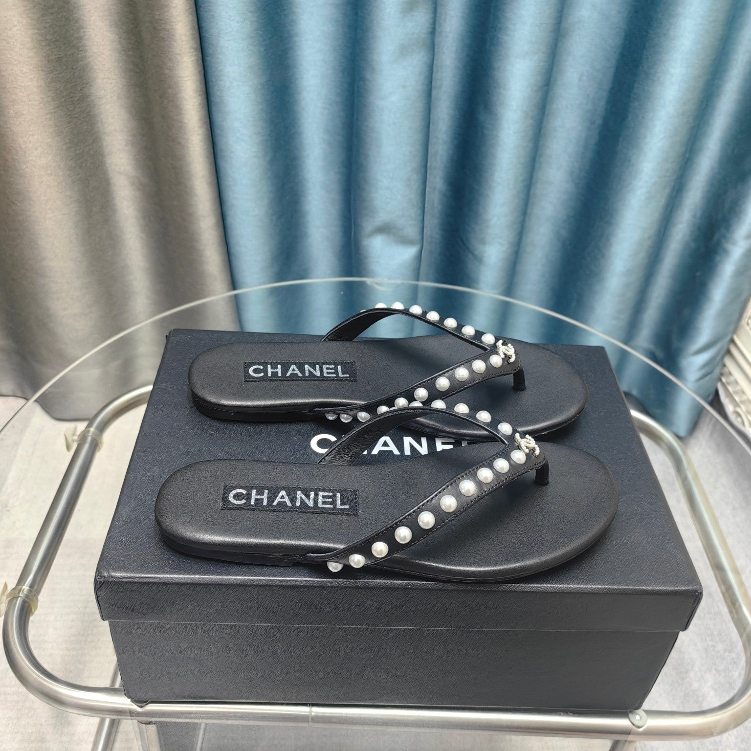 CC Thong Black Calfskin Pearl