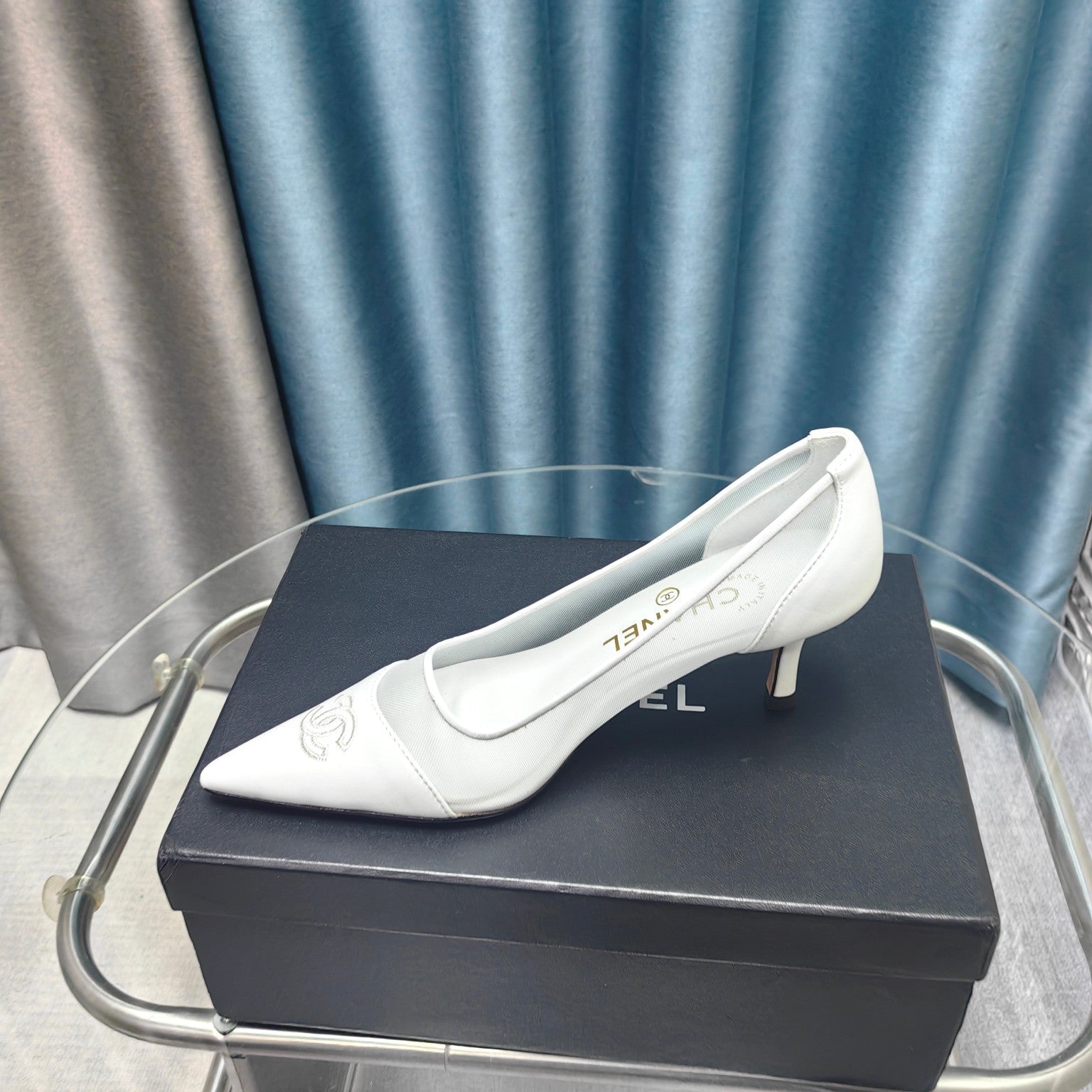 CC Pumps 50 White Mesh Leather Pointed Toe