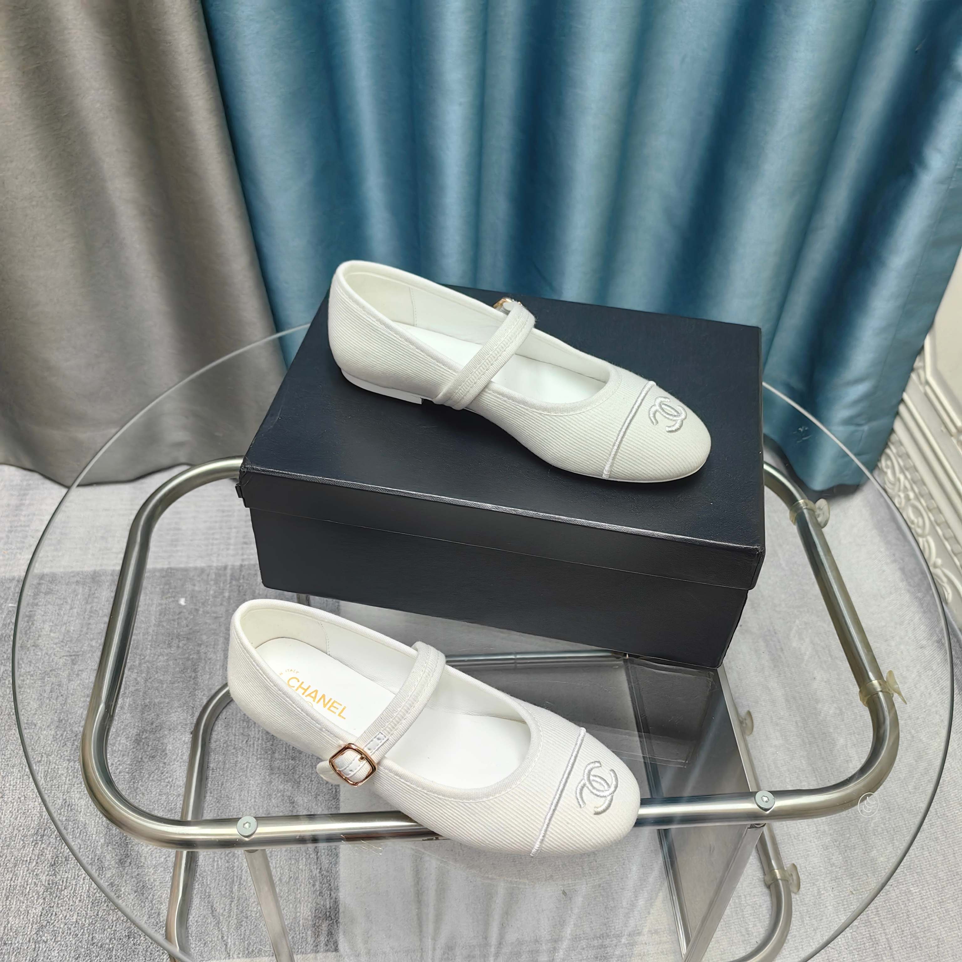 CC 25C Marry Janes White Fabric