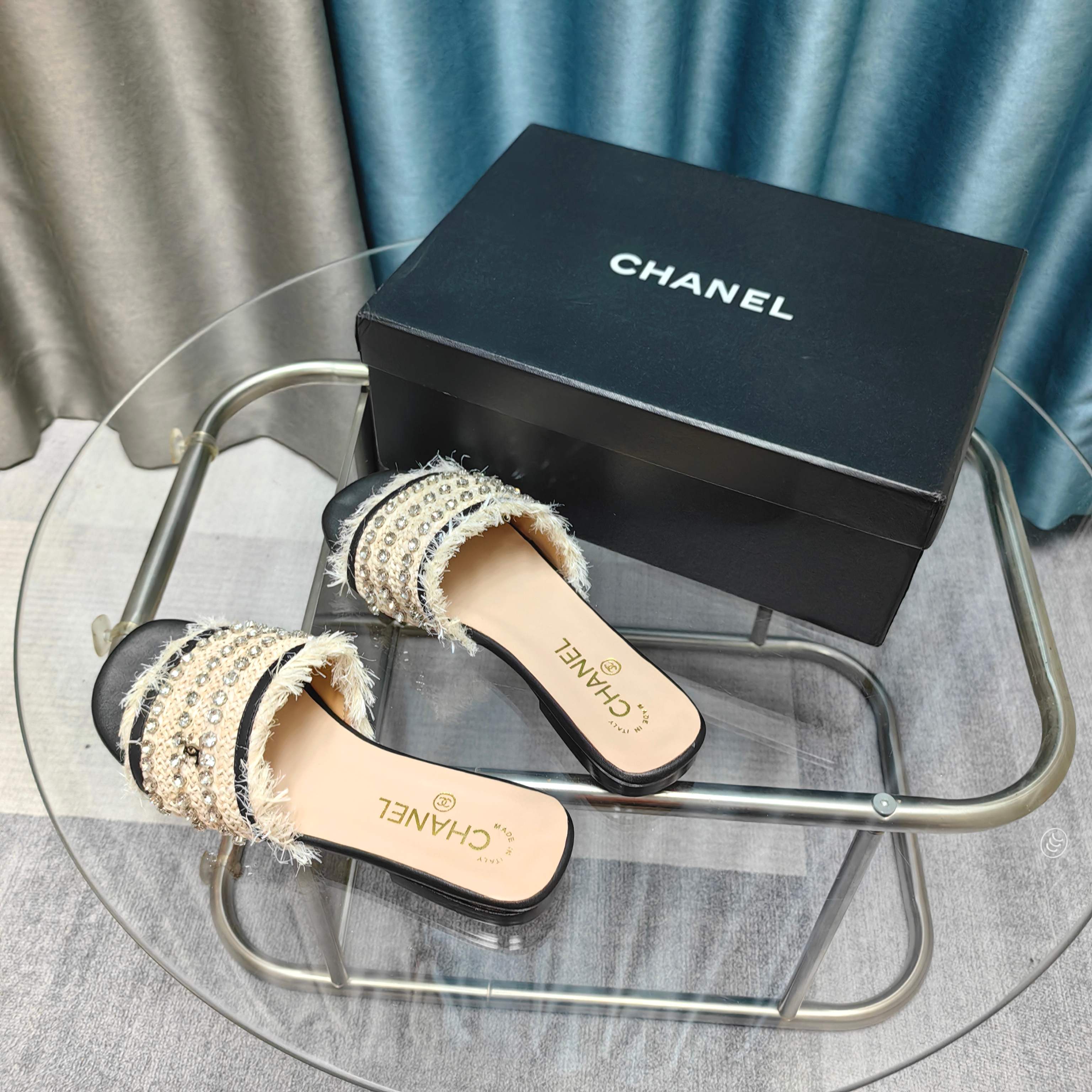 CC 25 Mule Raffia Strass