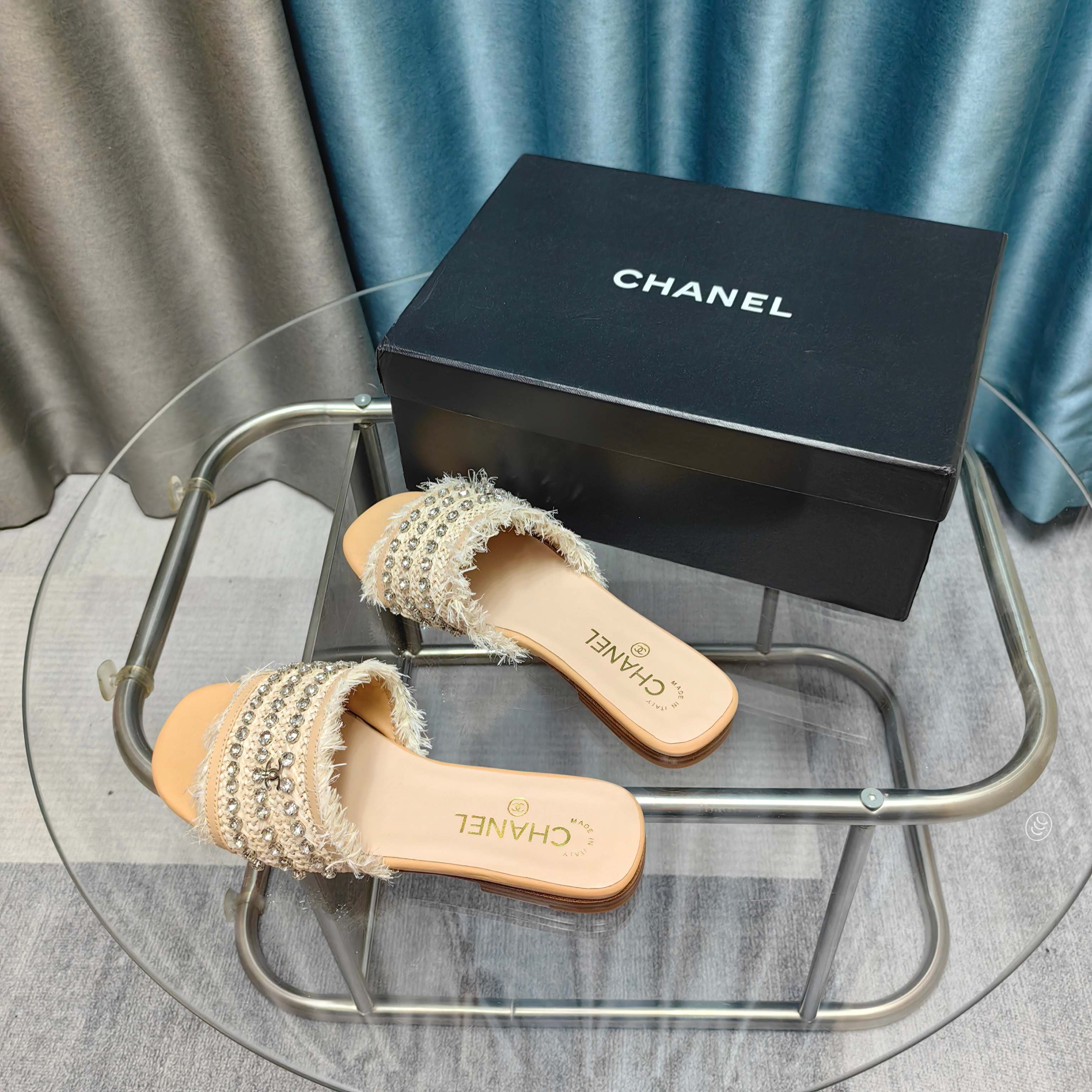 CC 25 Mule Raffia Strass