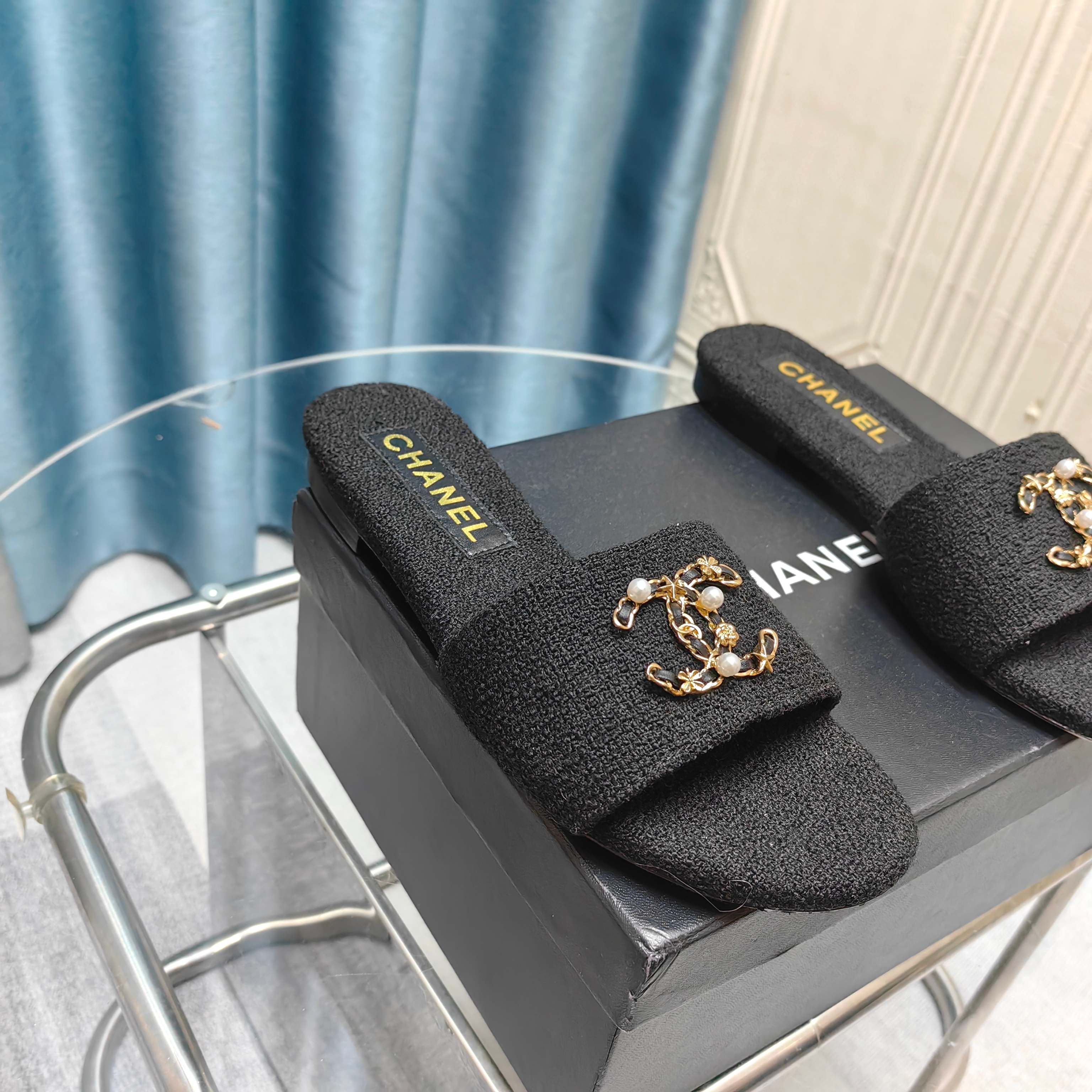 CC 25 Mule Tweed Mop