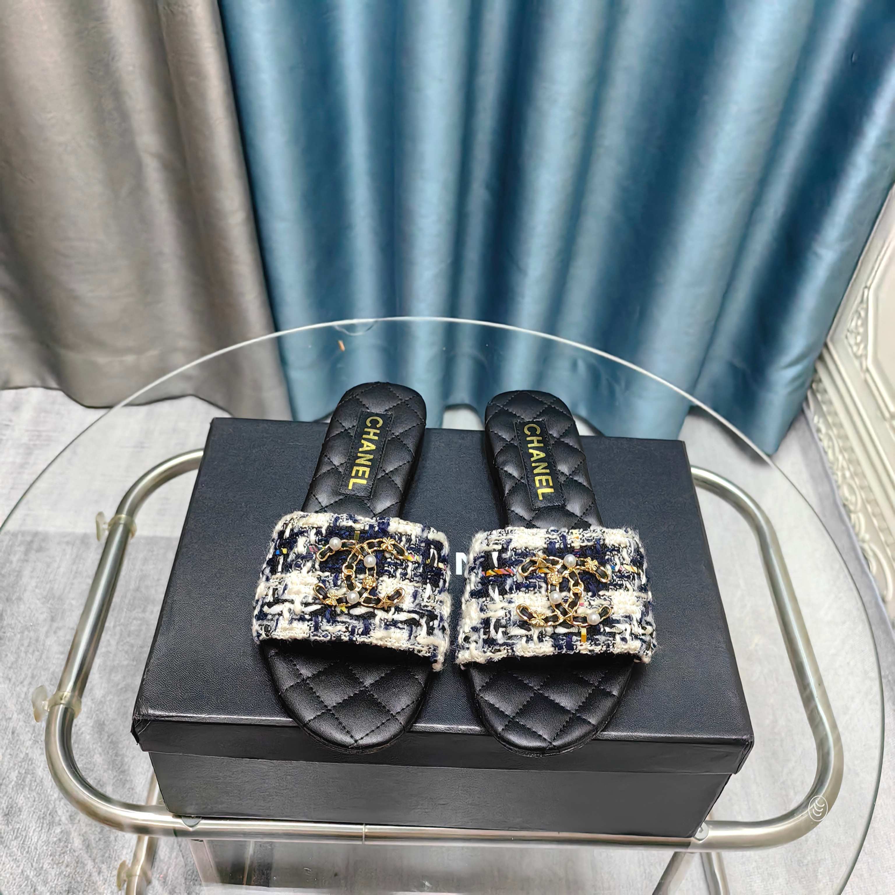 CC 25 Mule Tweed Mop