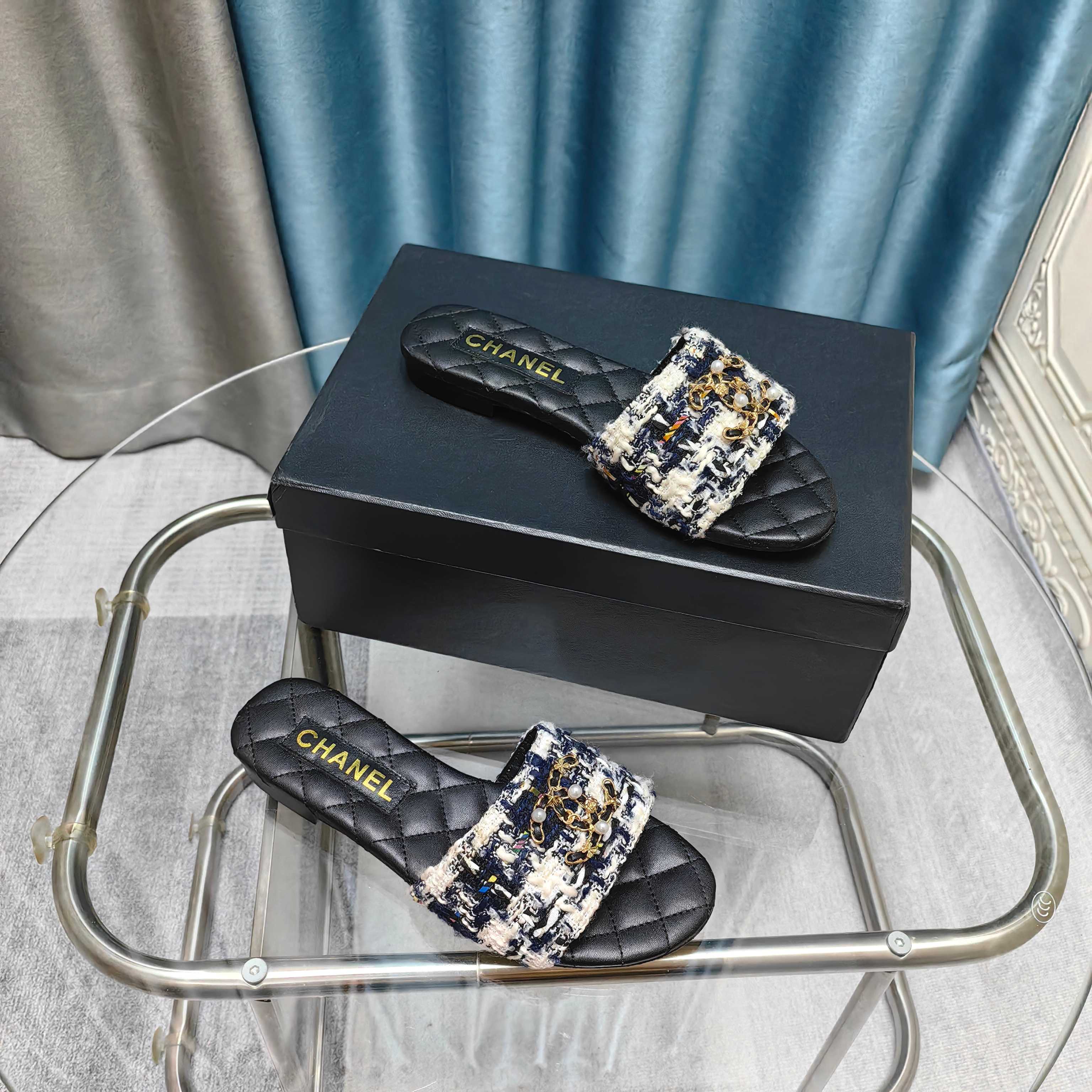 CC 25 Mule Tweed Mop