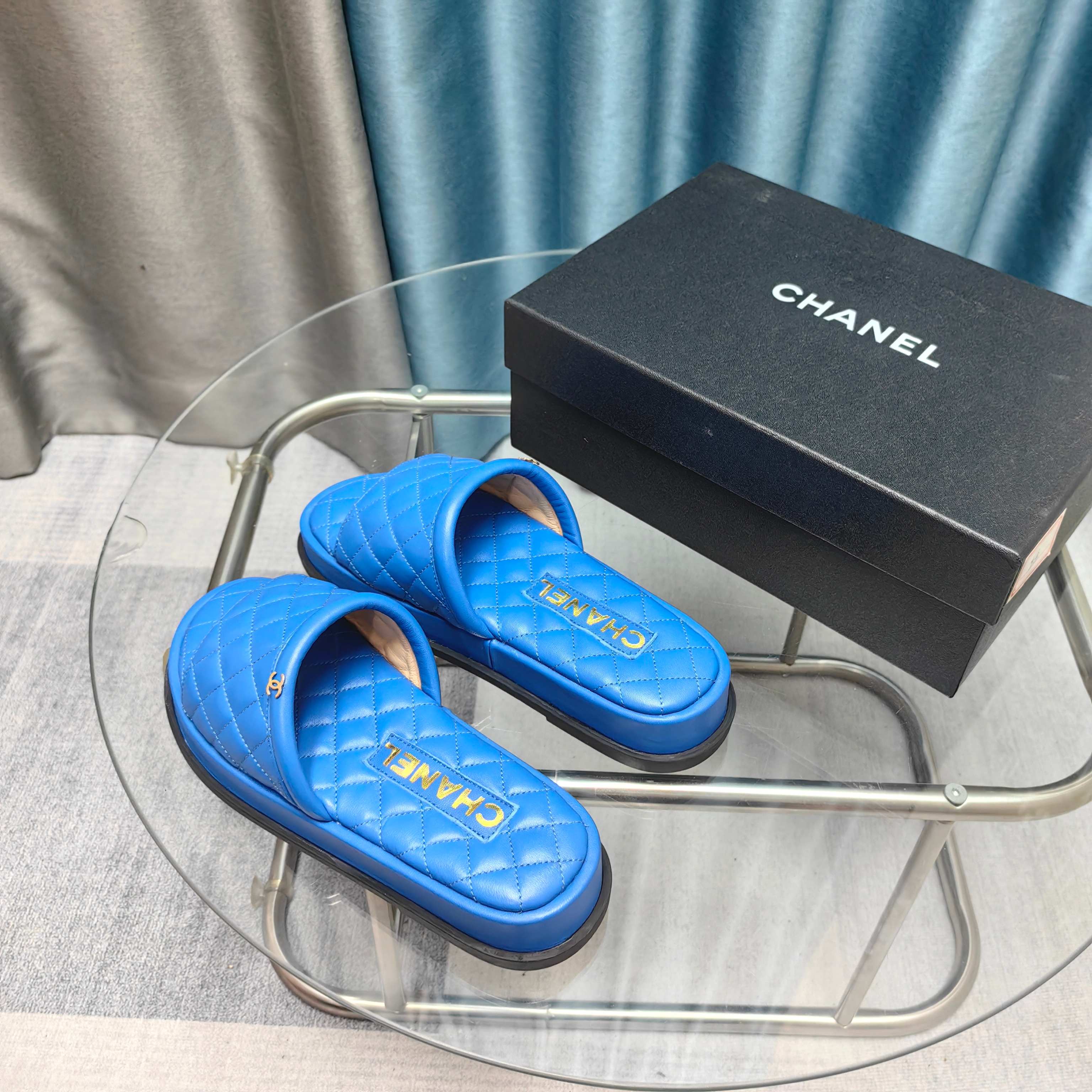 CC 25 Mule Quilted Calfskin