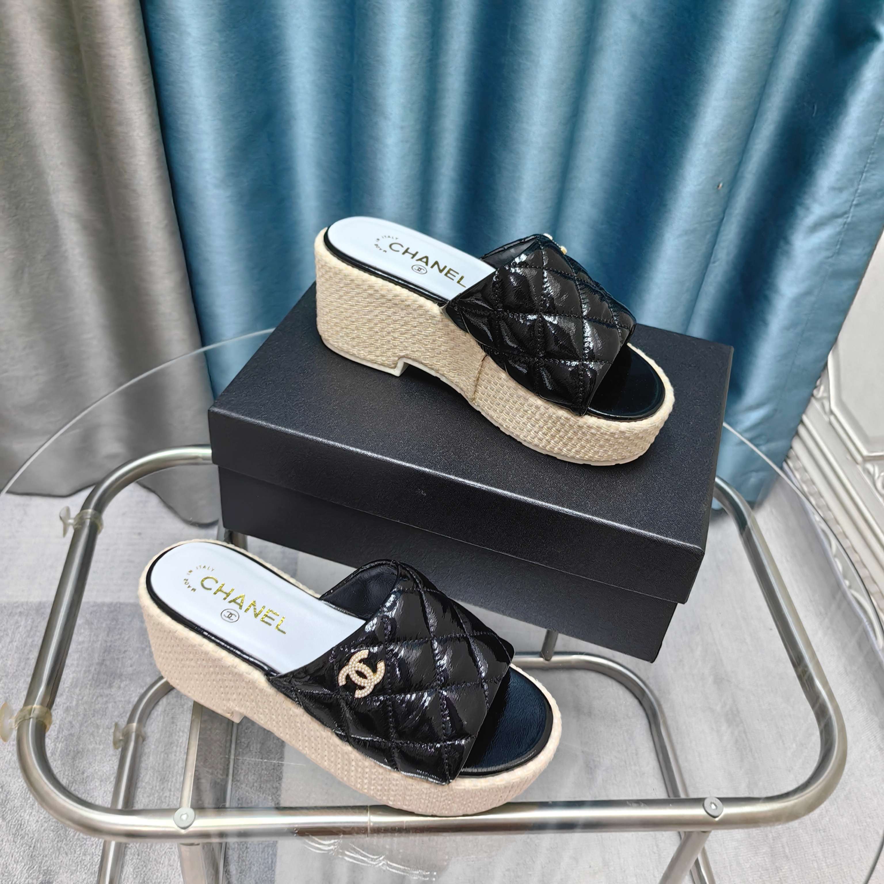 CC 25 Platform Sandal 10cm Patent Calfskin