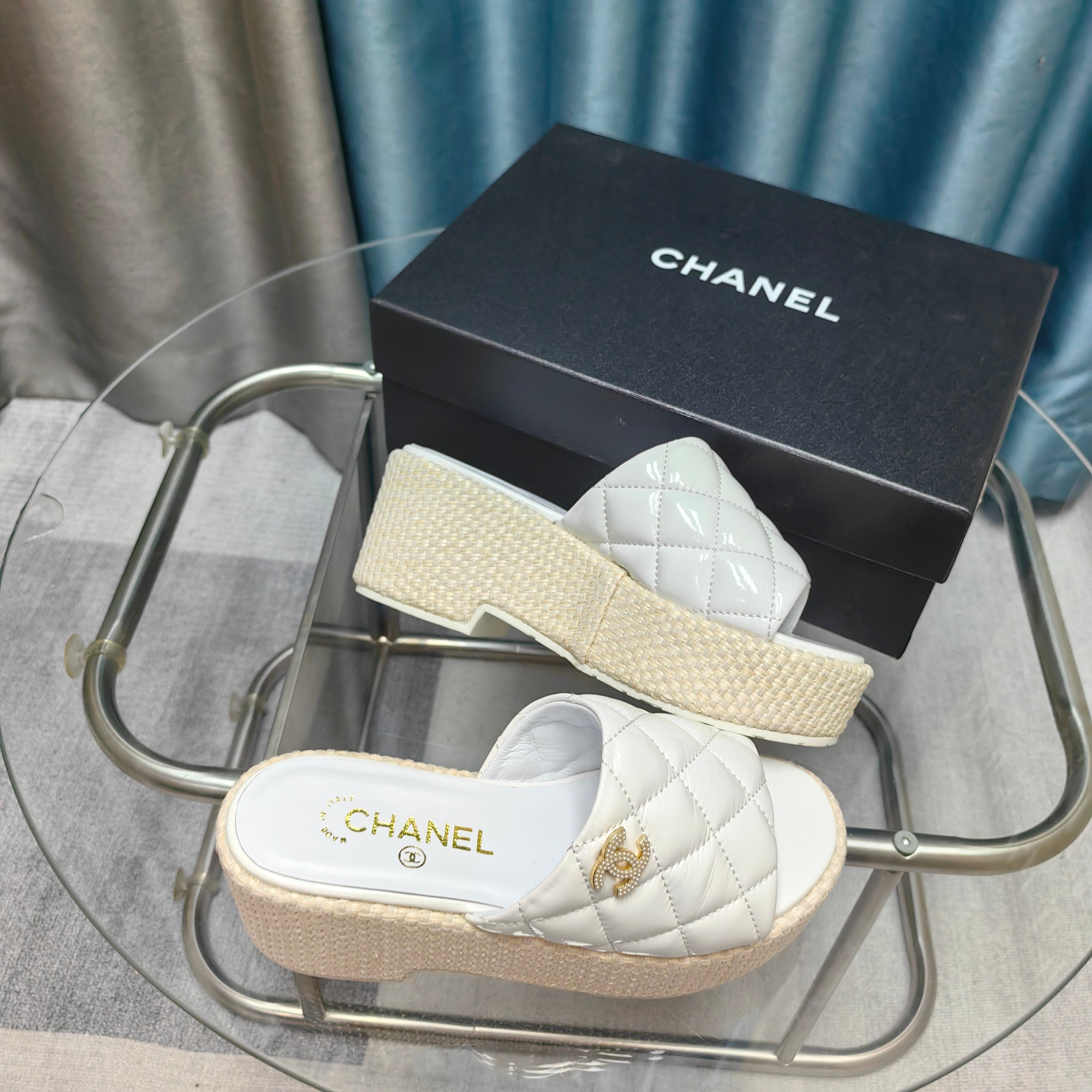 CC 25 Platform Sandal 10cm Patent Calfskin