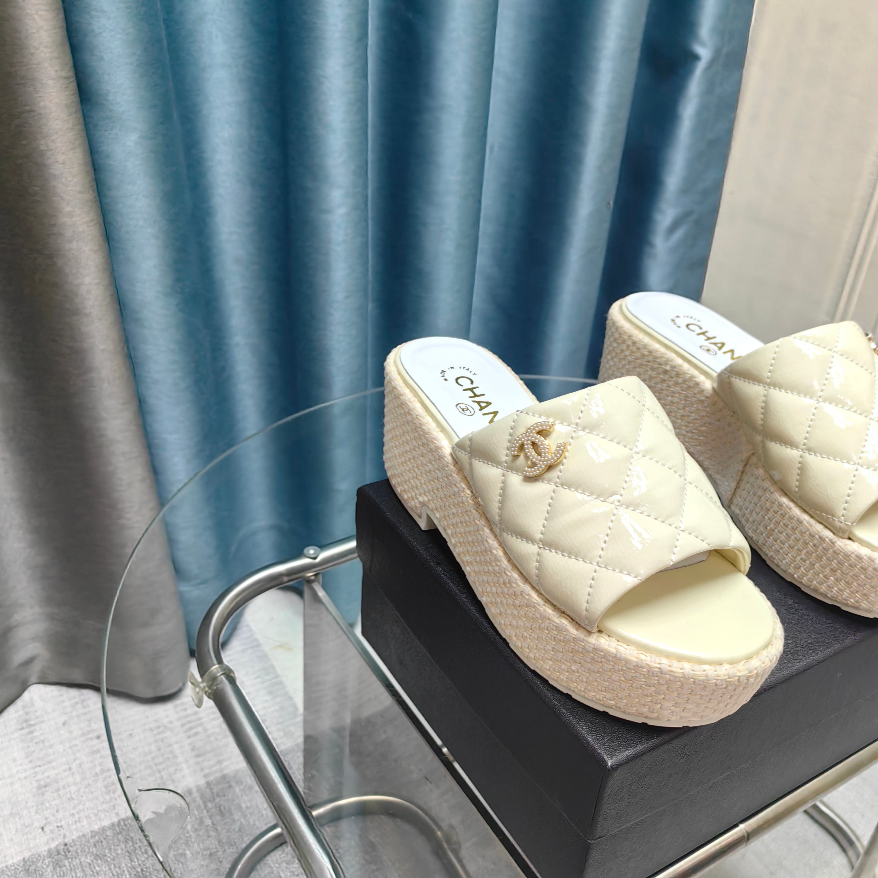 CC 25 Platform Sandal 10cm Patent Calfskin