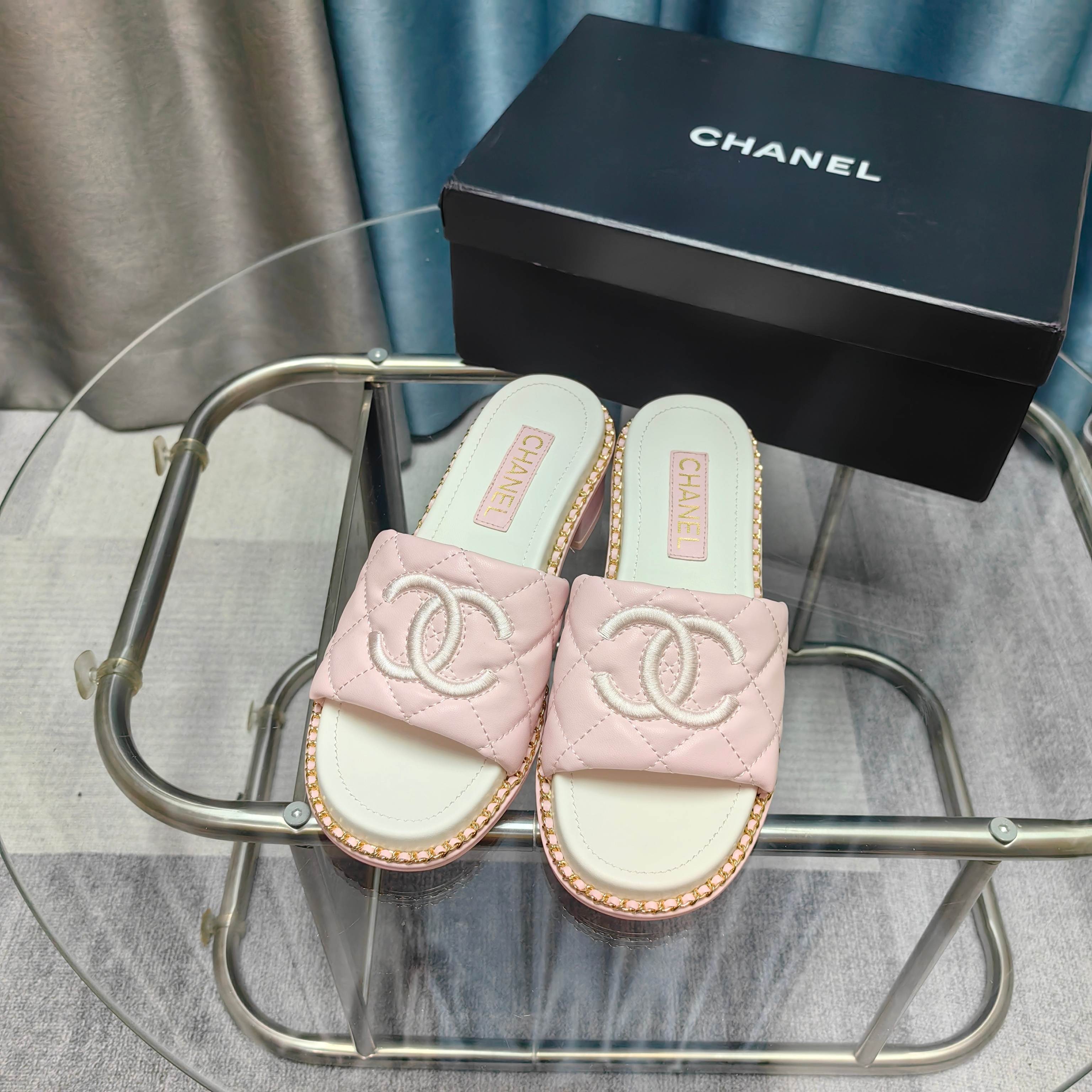 CC 25 Sandal 5cm Quilted Calfskin Leather Chain