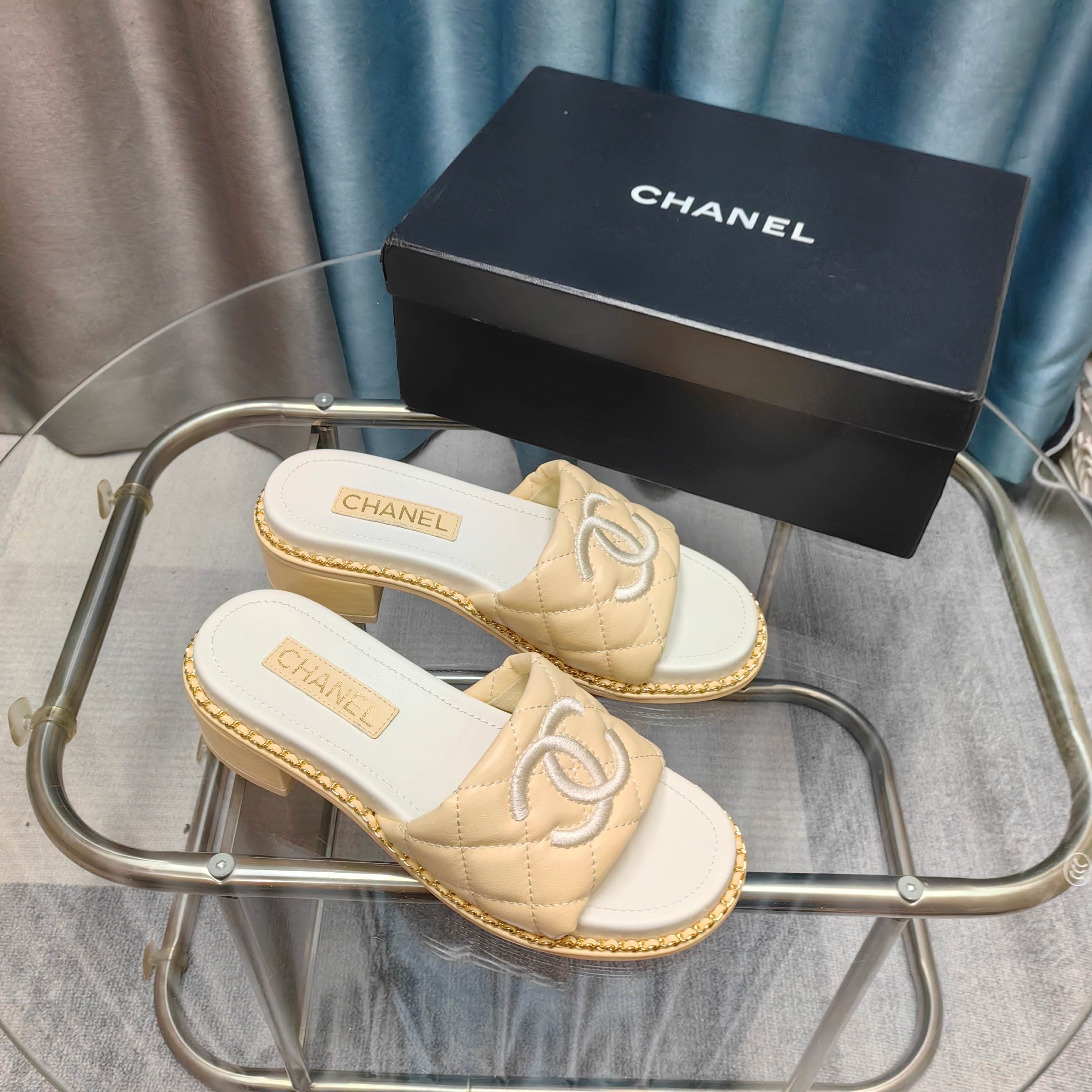 CC 25 Sandal 5cm Quilted Calfskin Leather Chain